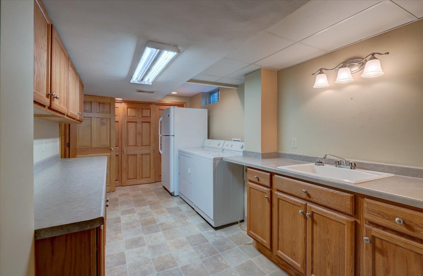 913 Arden Lane