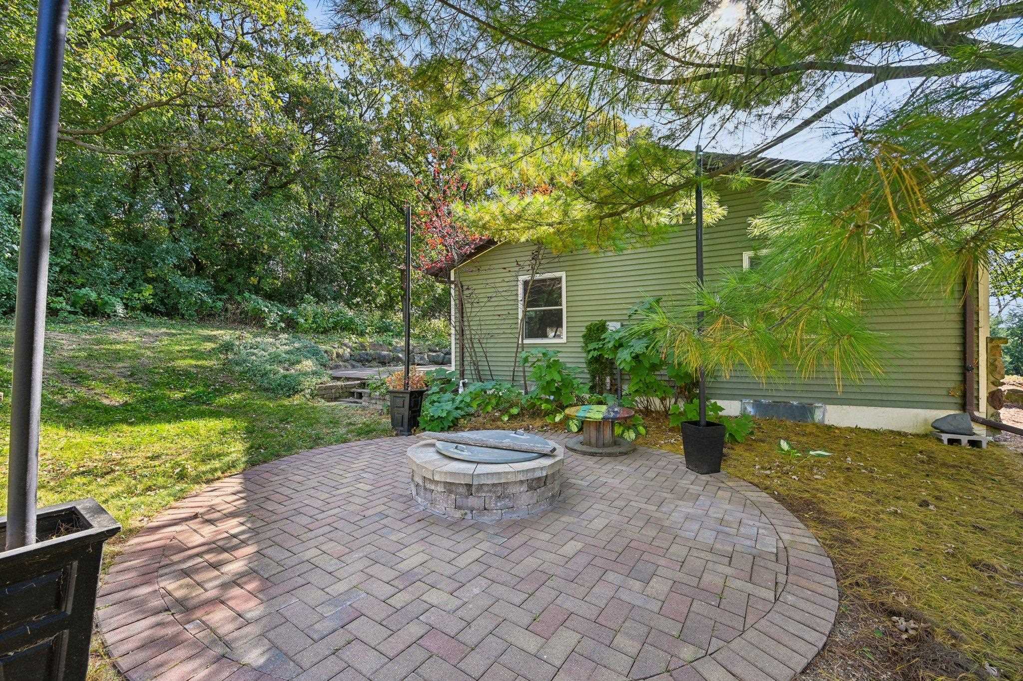 7476 Oak Circle Drive