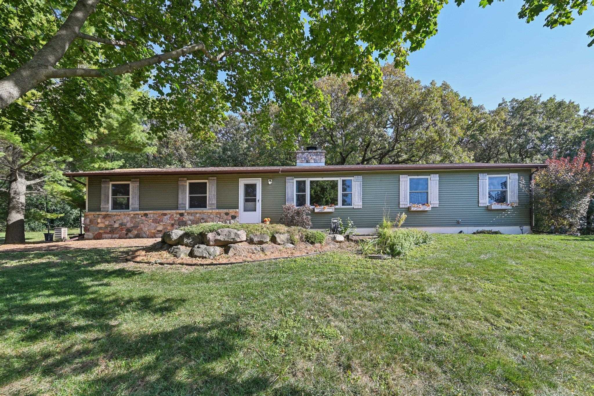 7476 Oak Circle Drive
