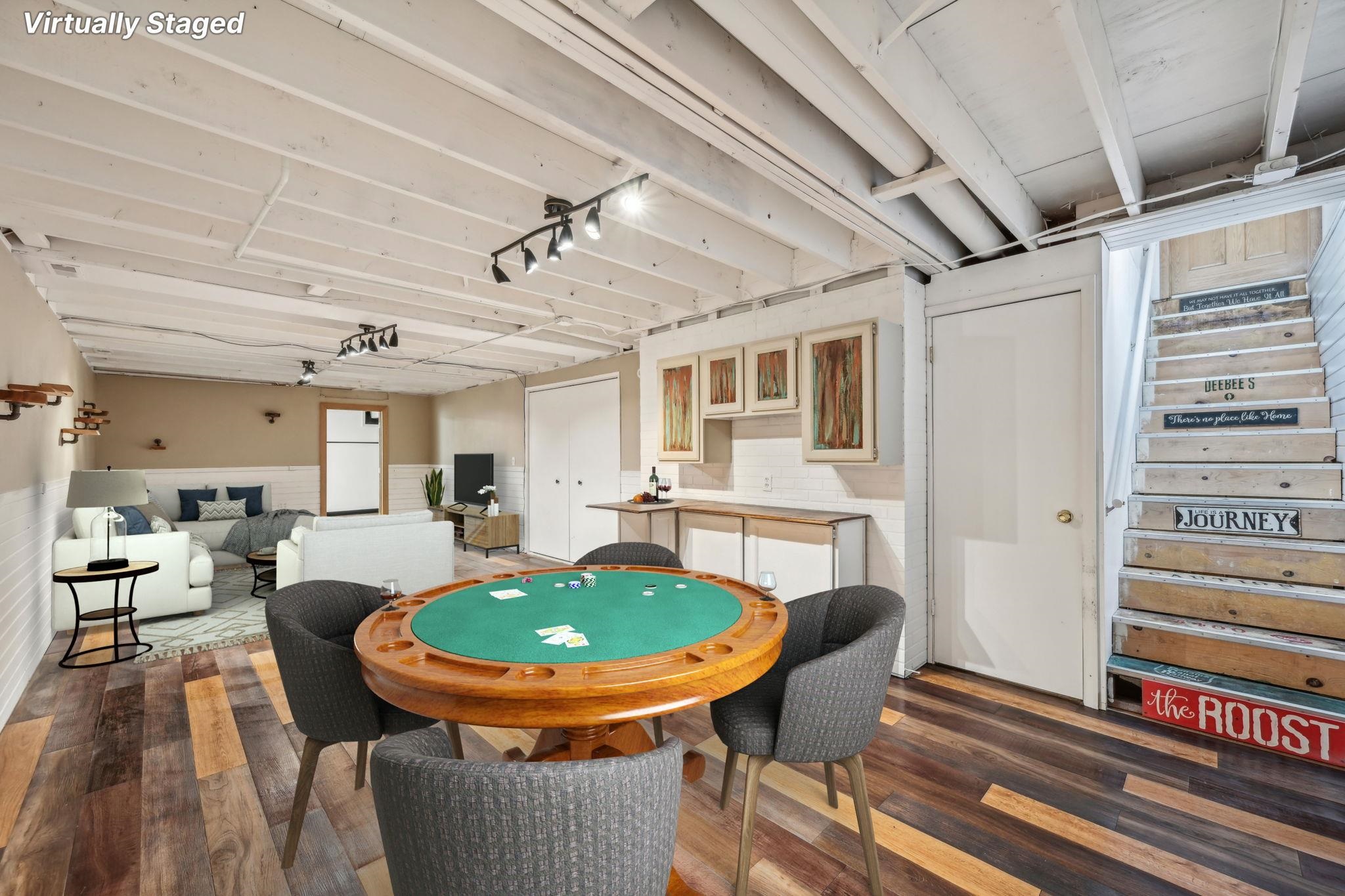 7476 Oak Circle Drive