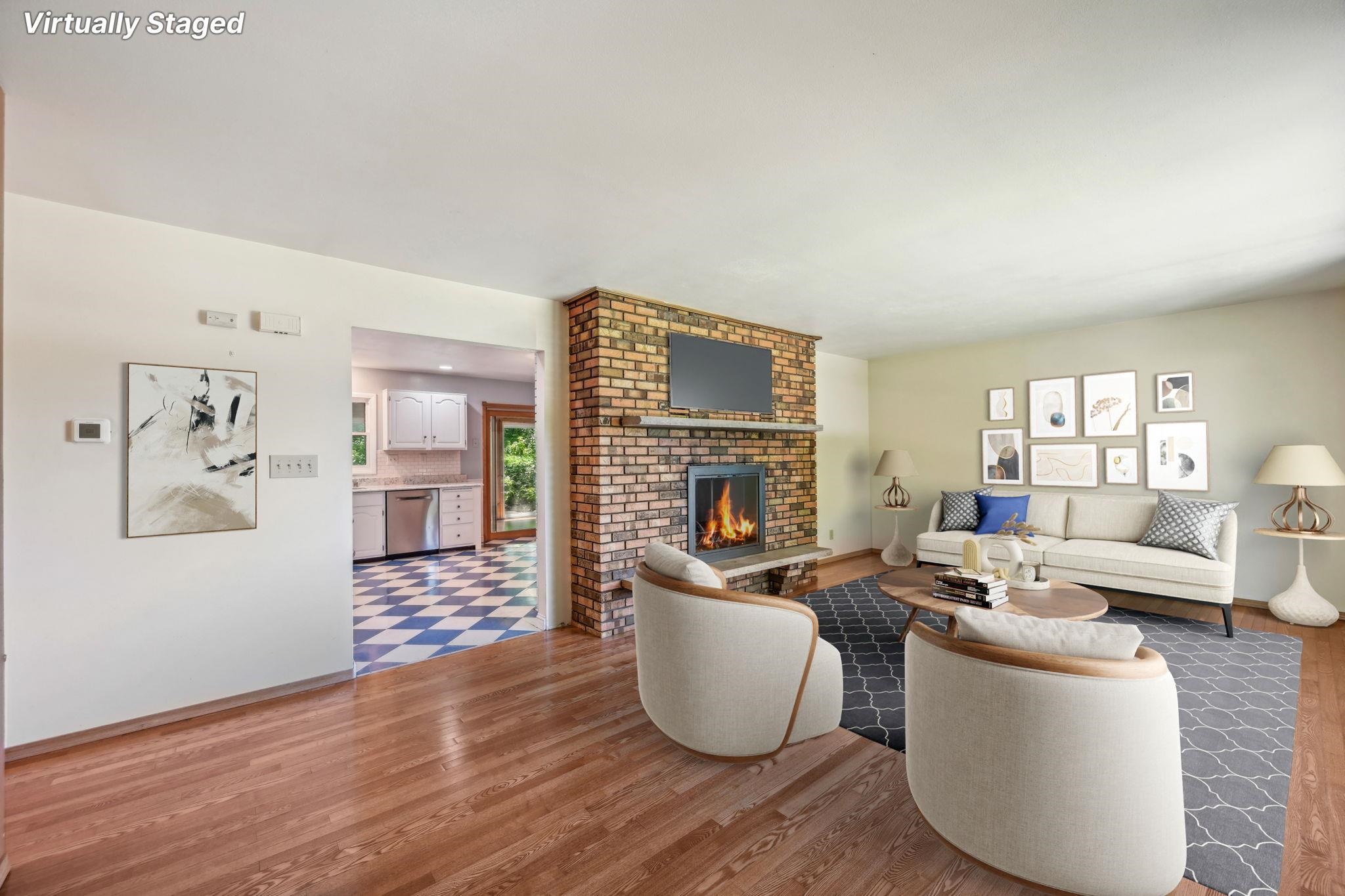 7476 Oak Circle Drive