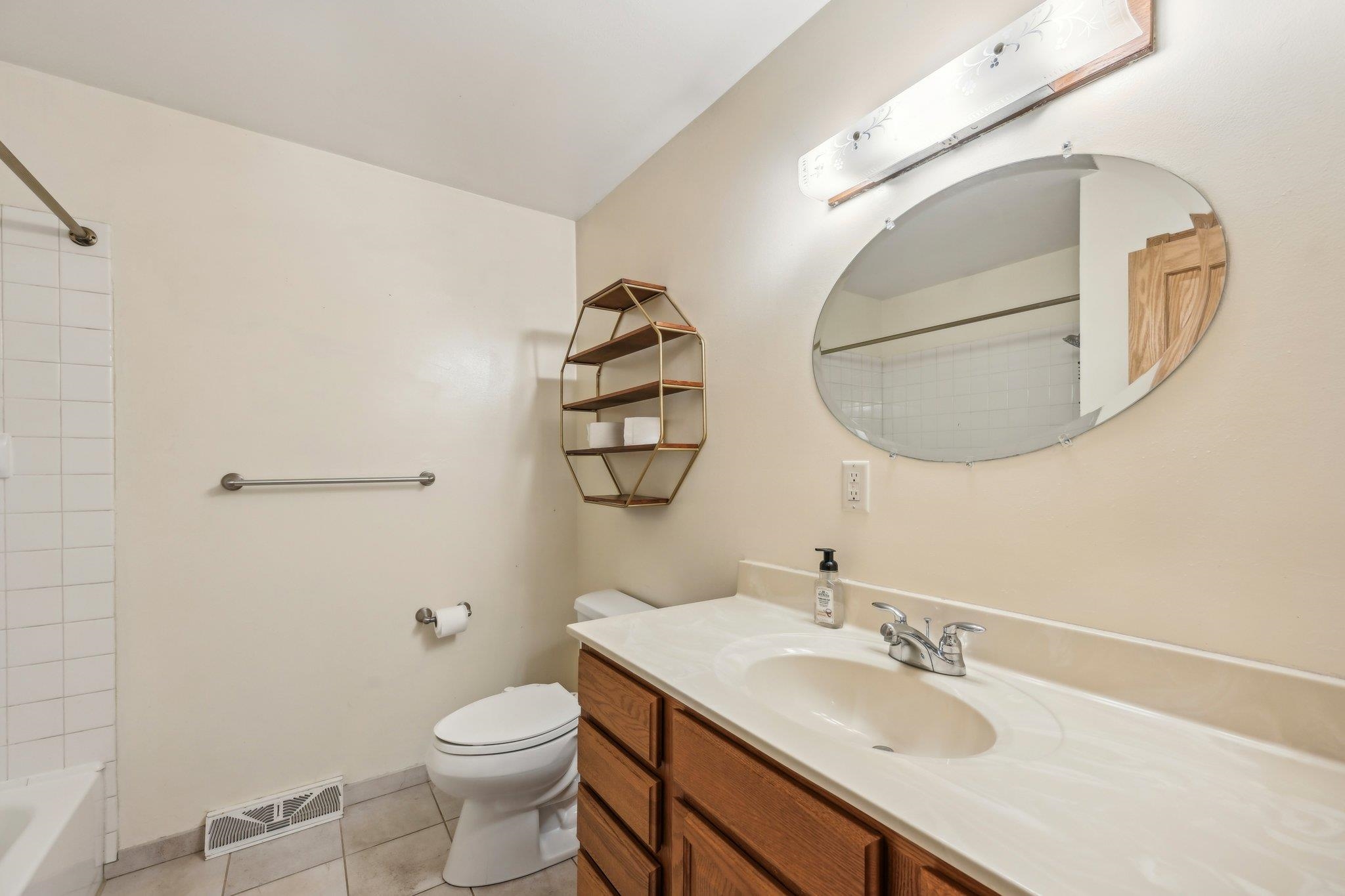 7476 Oak Circle Drive