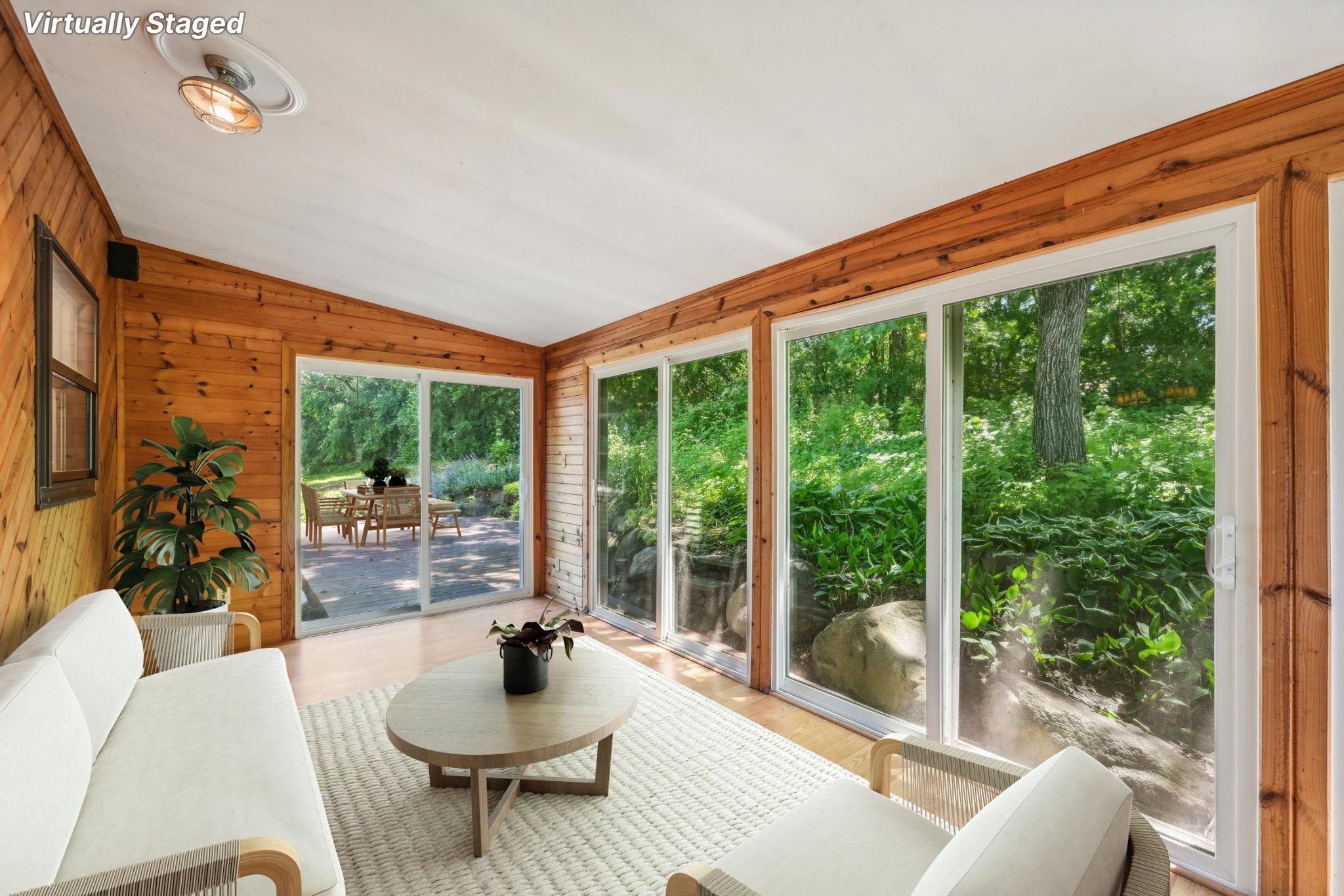 7476 Oak Circle Drive