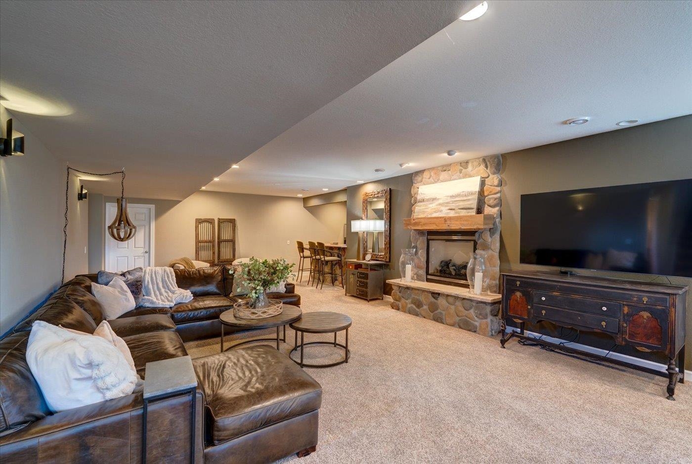 5 Kingswood Circle