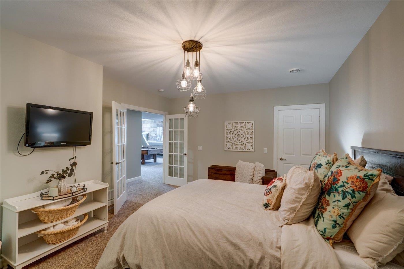 5 Kingswood Circle