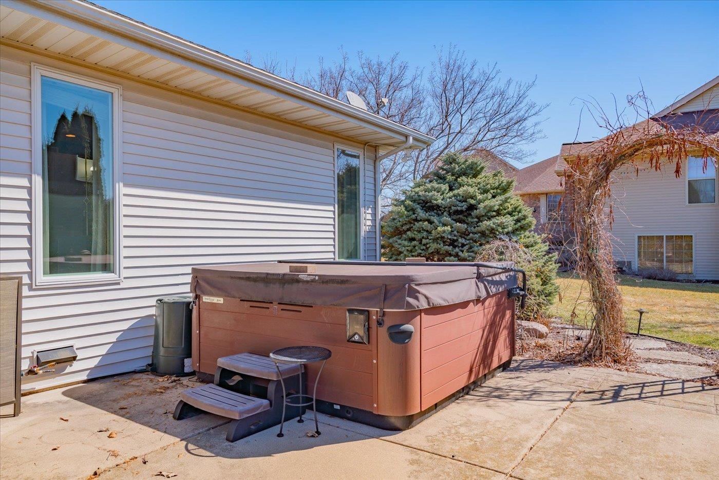 5 Kingswood Circle
