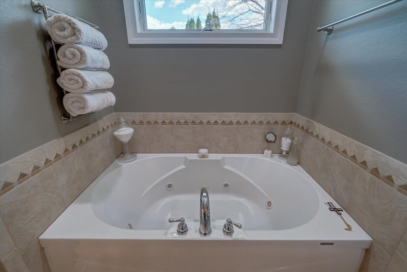 5 Kingswood Circle