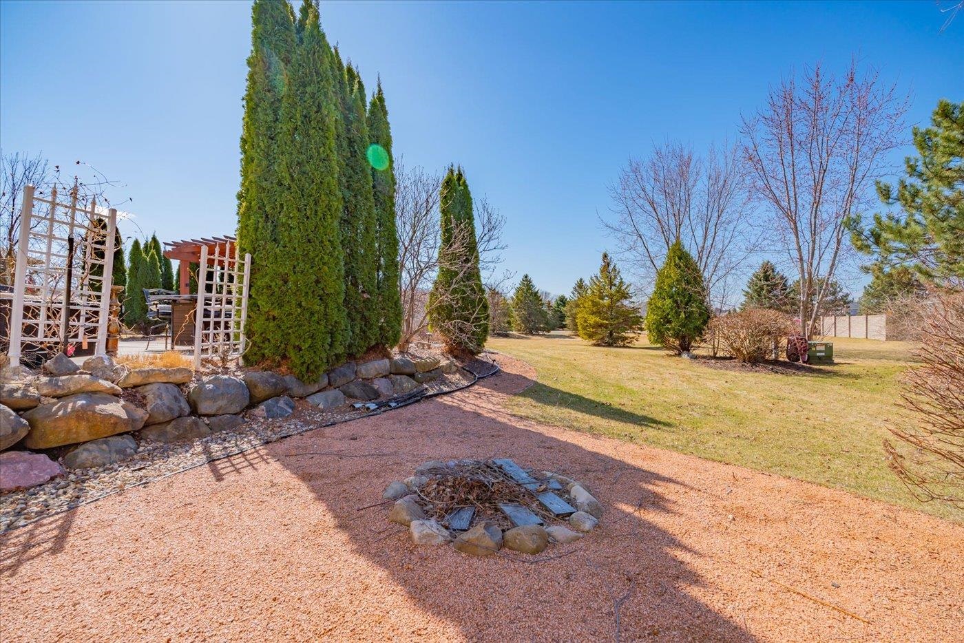 5 Kingswood Circle