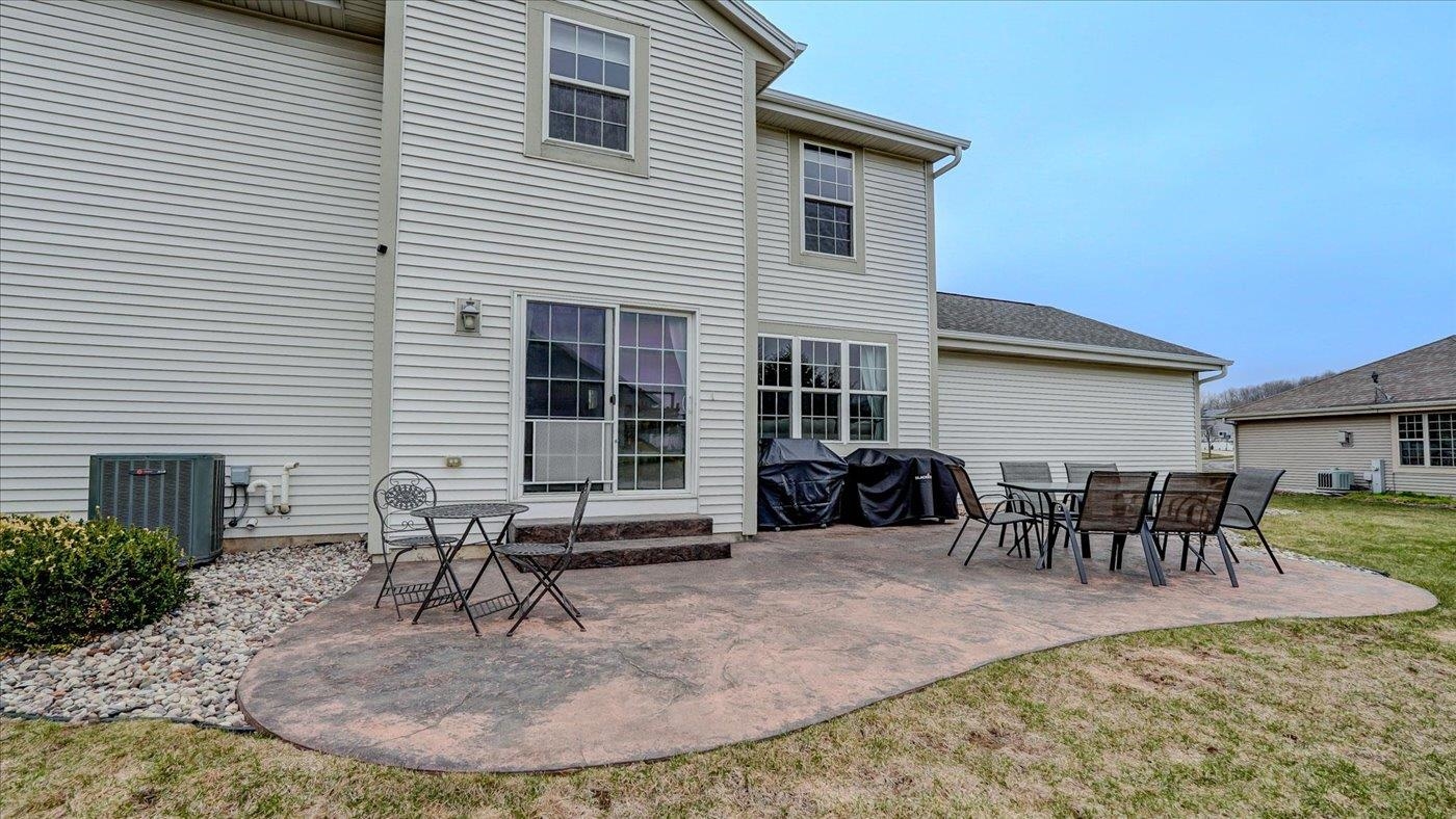715 Bridlewood Lane