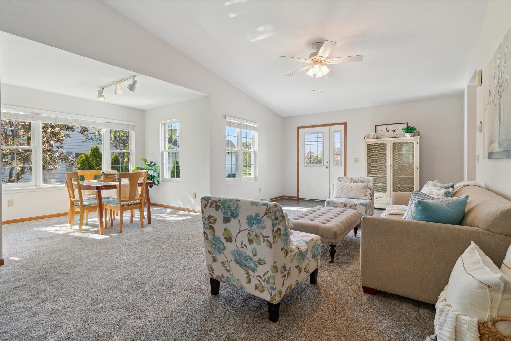 997 NEW HAMPTON Drive