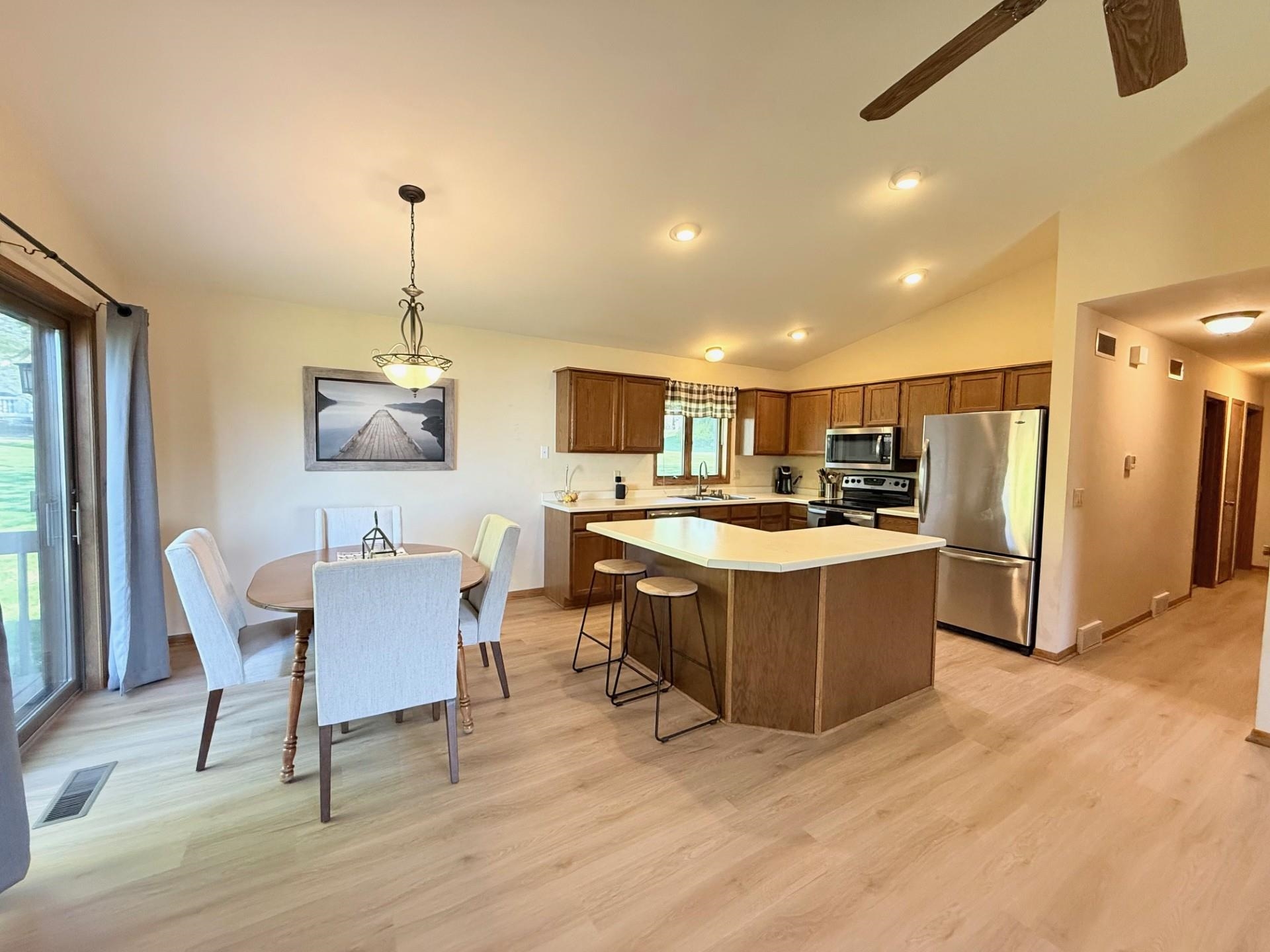 528 W Mohawk Trail