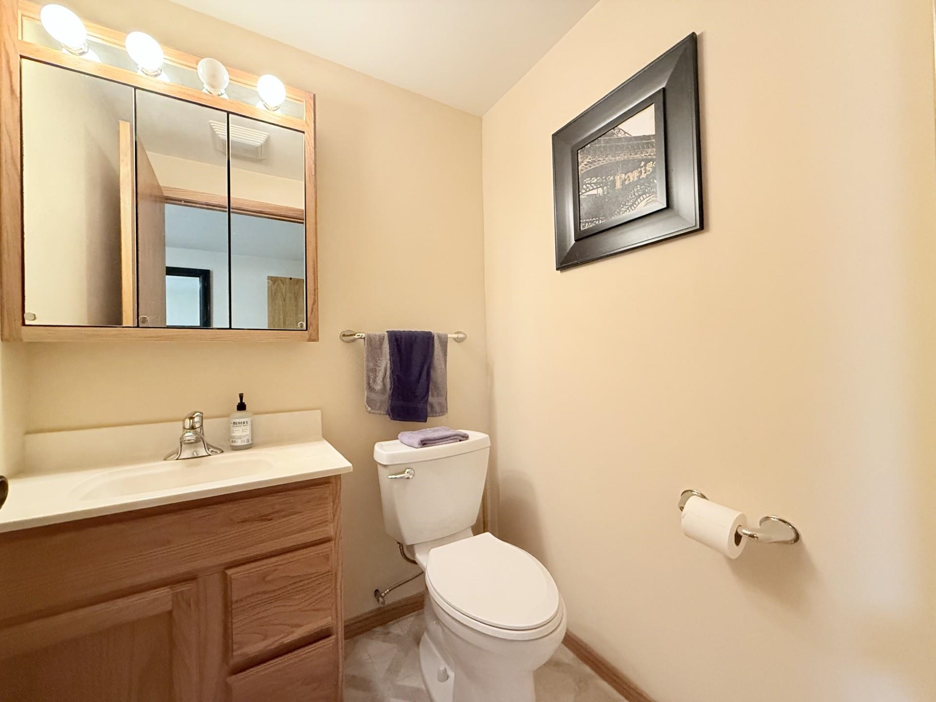 528 W Mohawk Trail
