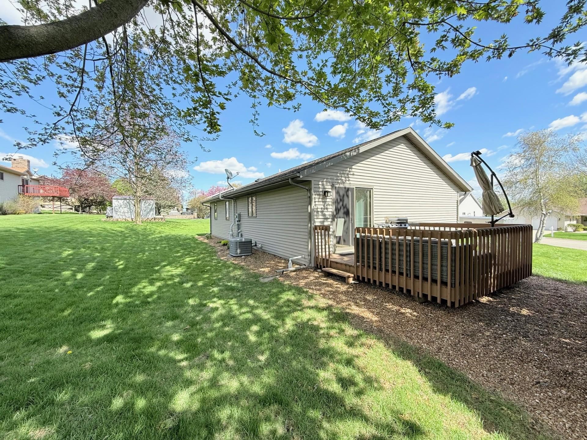 528 W Mohawk Trail