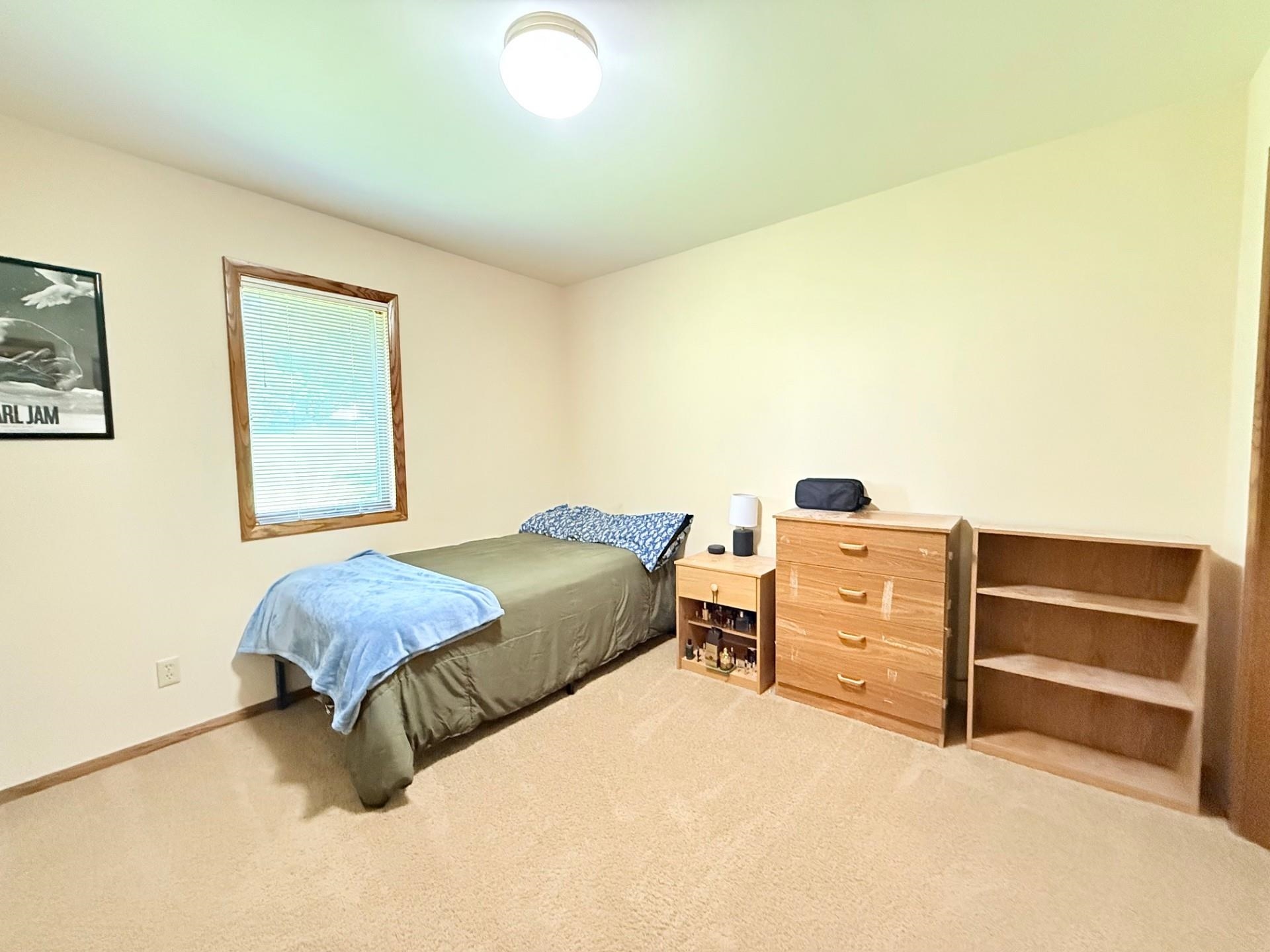 528 W Mohawk Trail