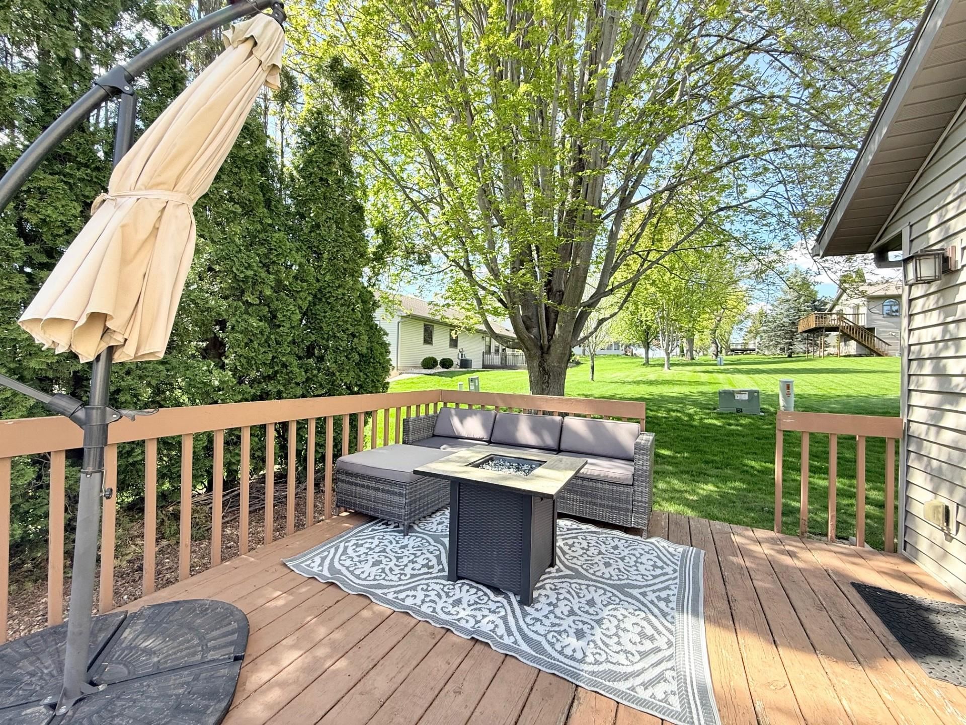 528 W Mohawk Trail