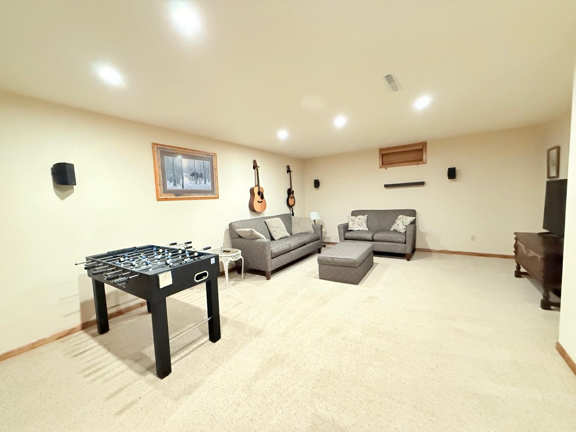 528 W Mohawk Trail