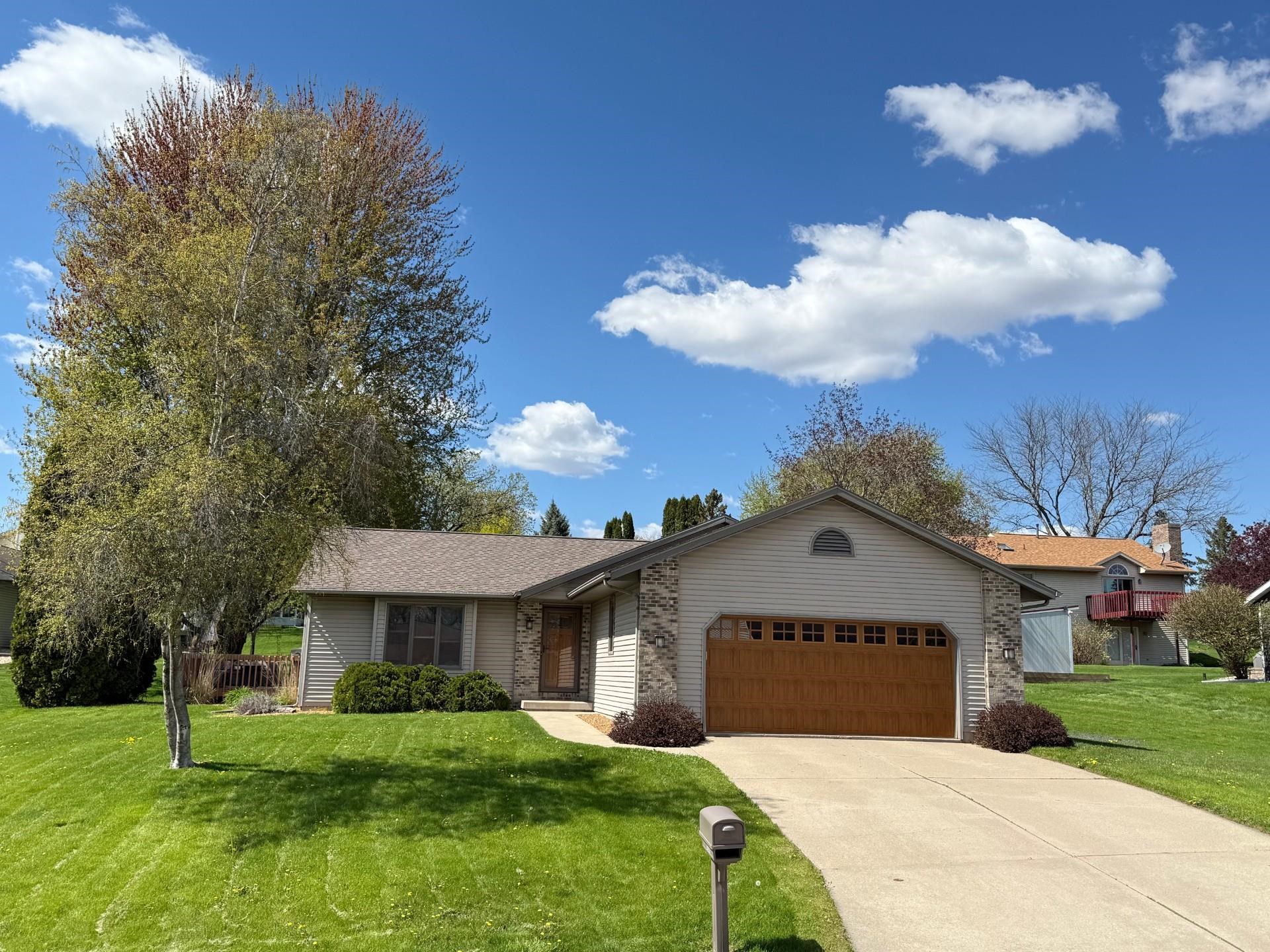528 W Mohawk Trail