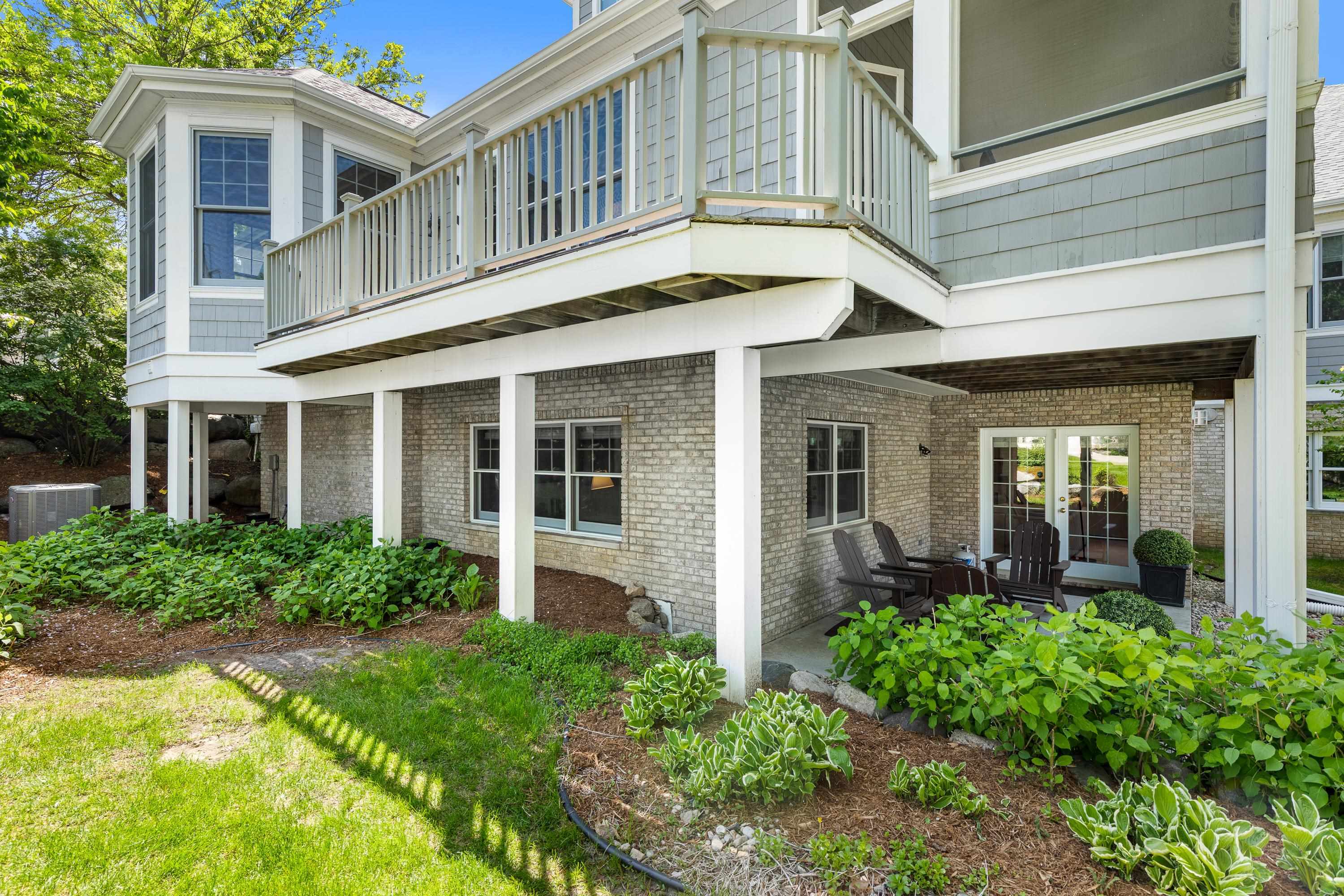 7 Settler Hill Circle