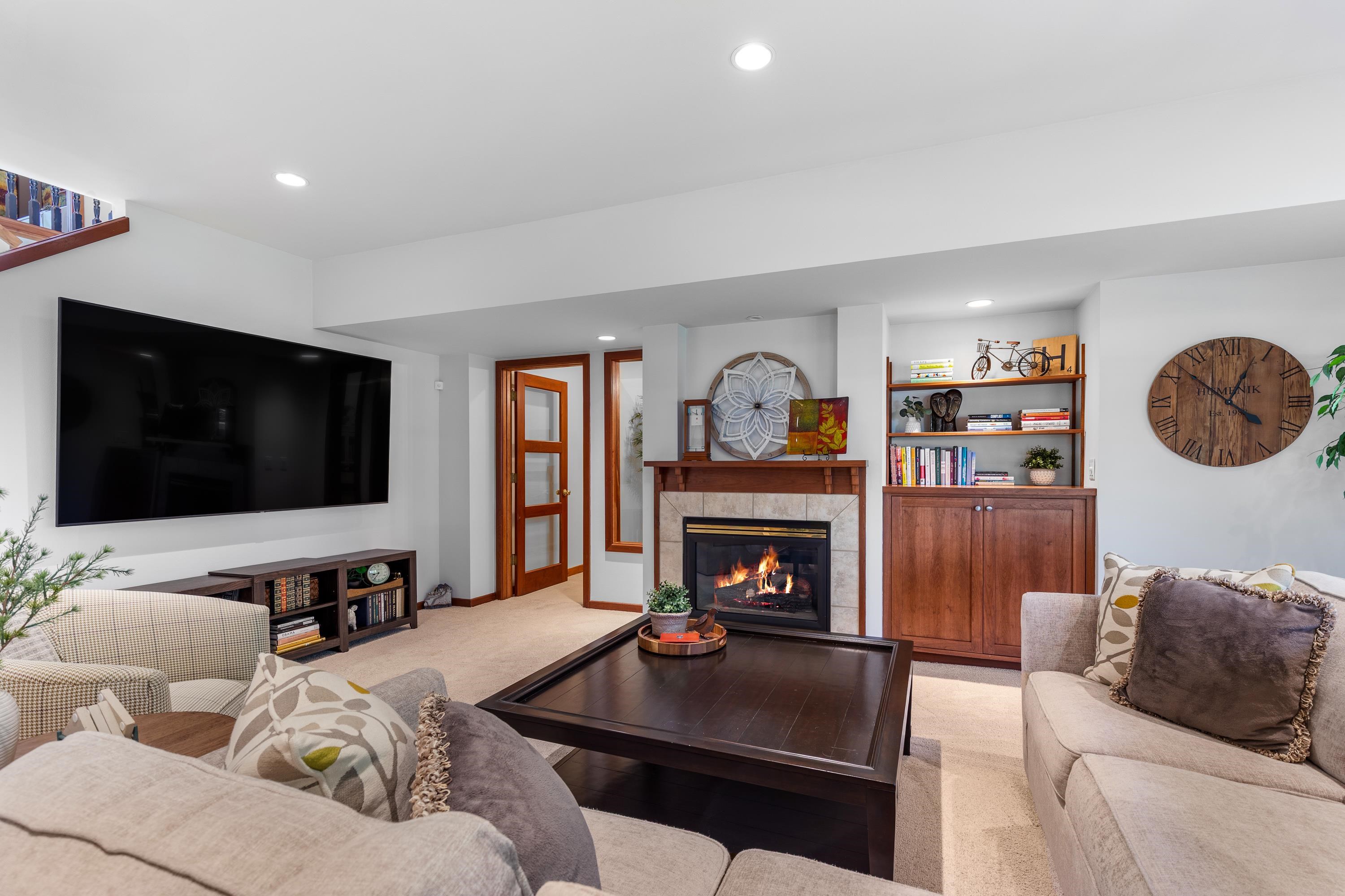 7 Settler Hill Circle