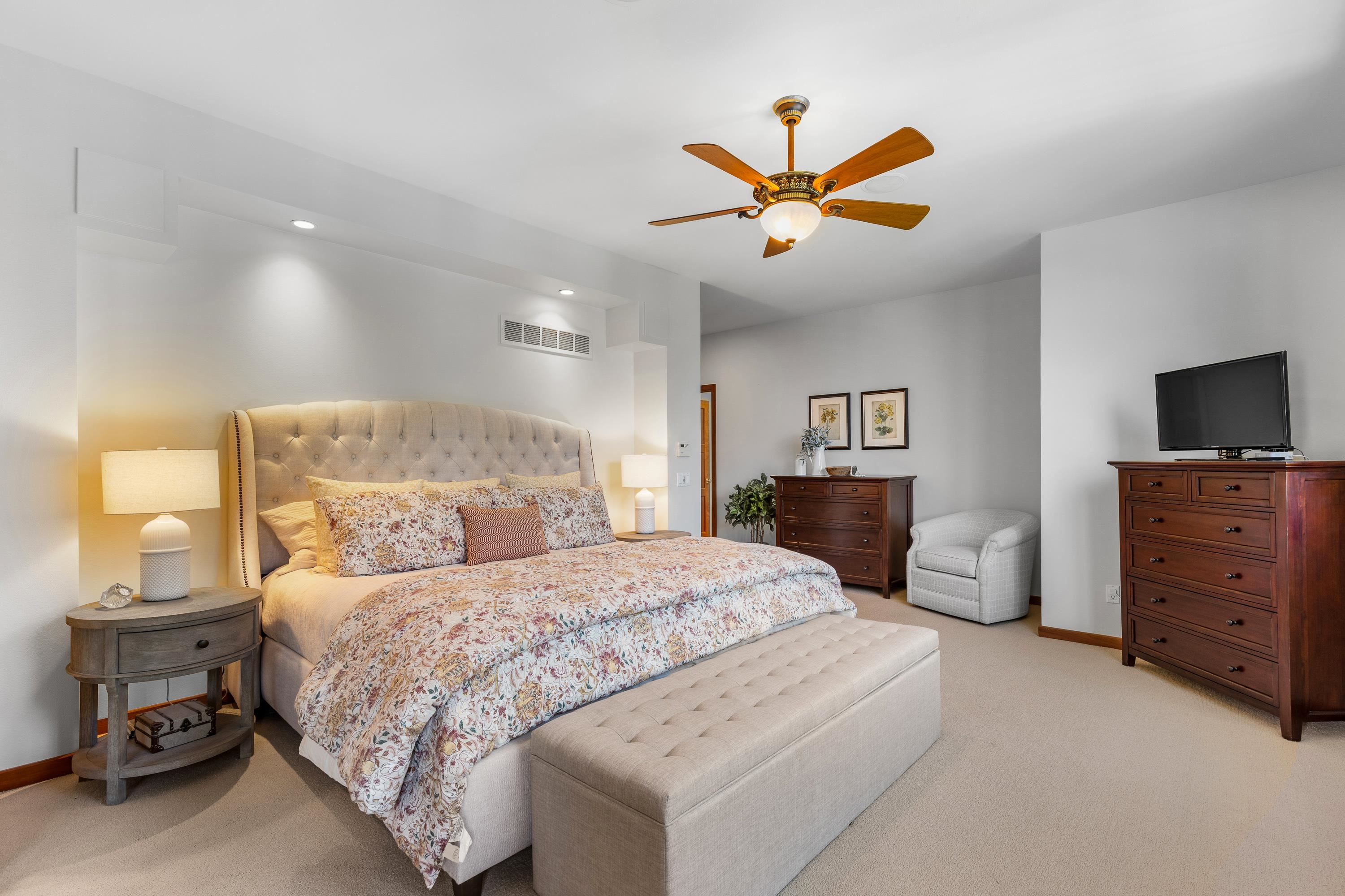 7 Settler Hill Circle