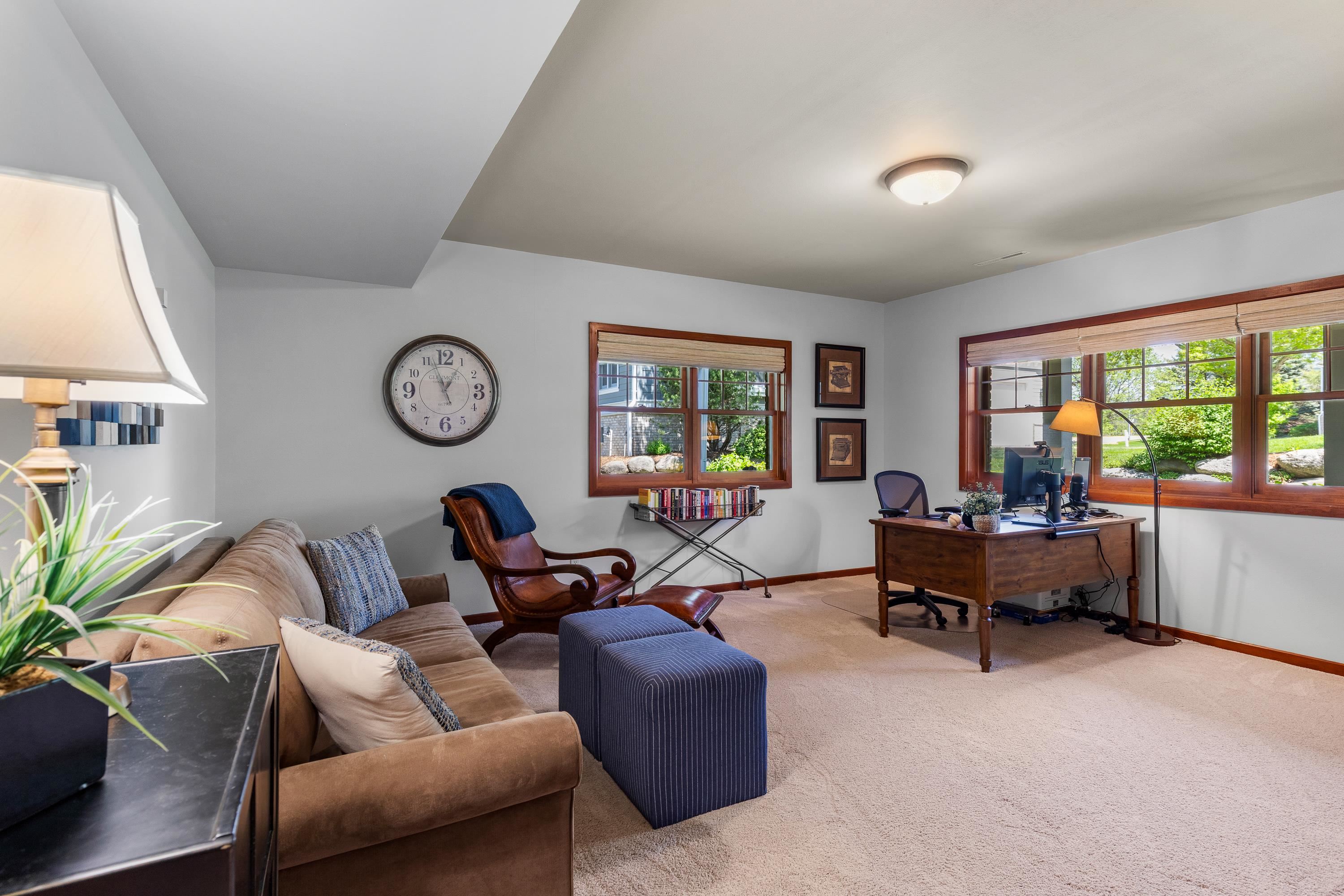 7 Settler Hill Circle