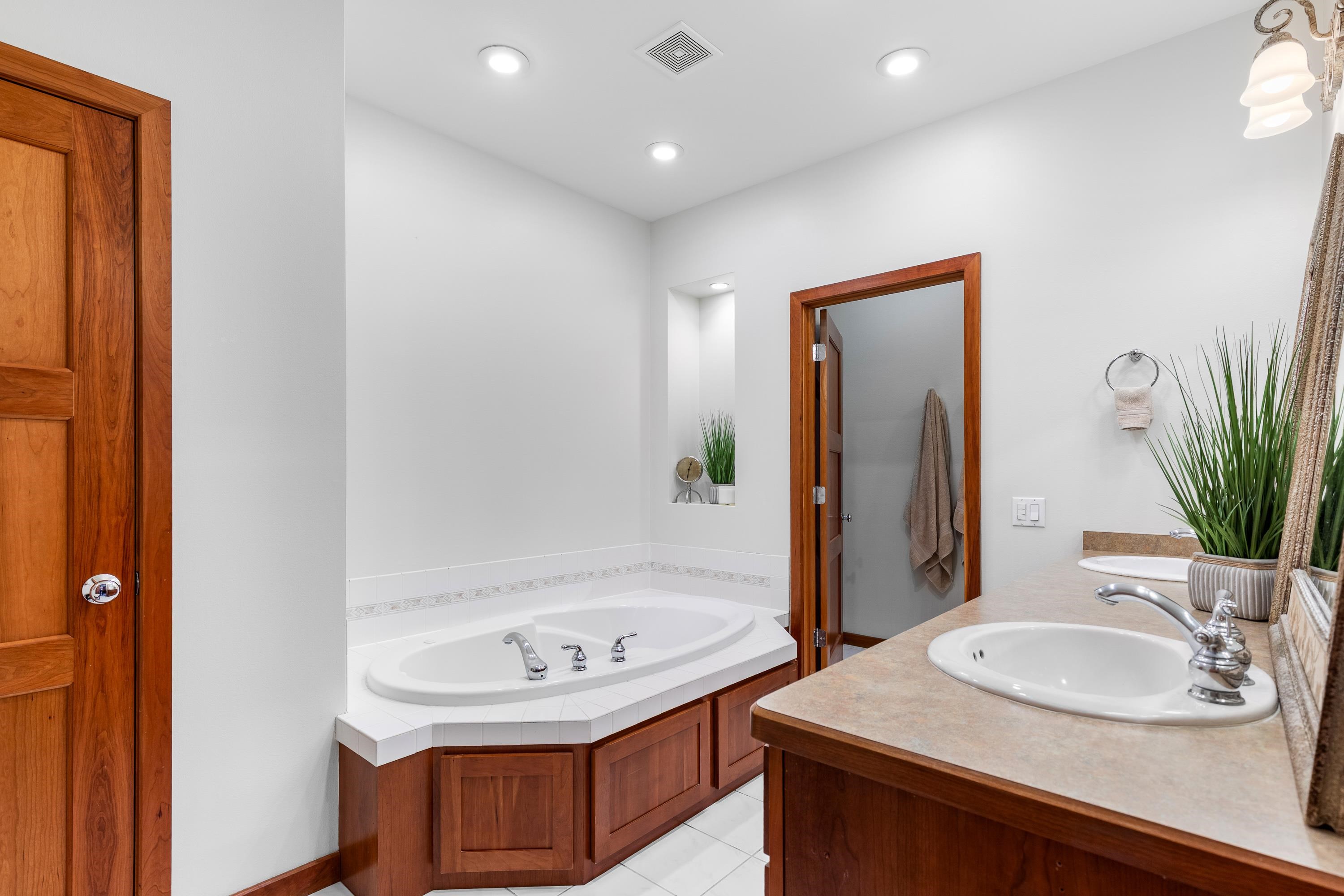 7 Settler Hill Circle