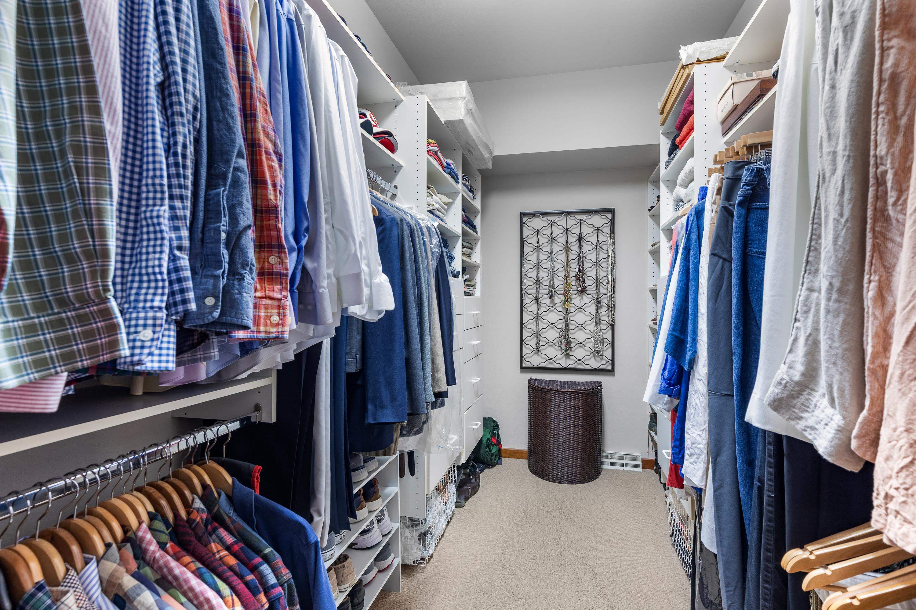 7 Settler Hill Circle