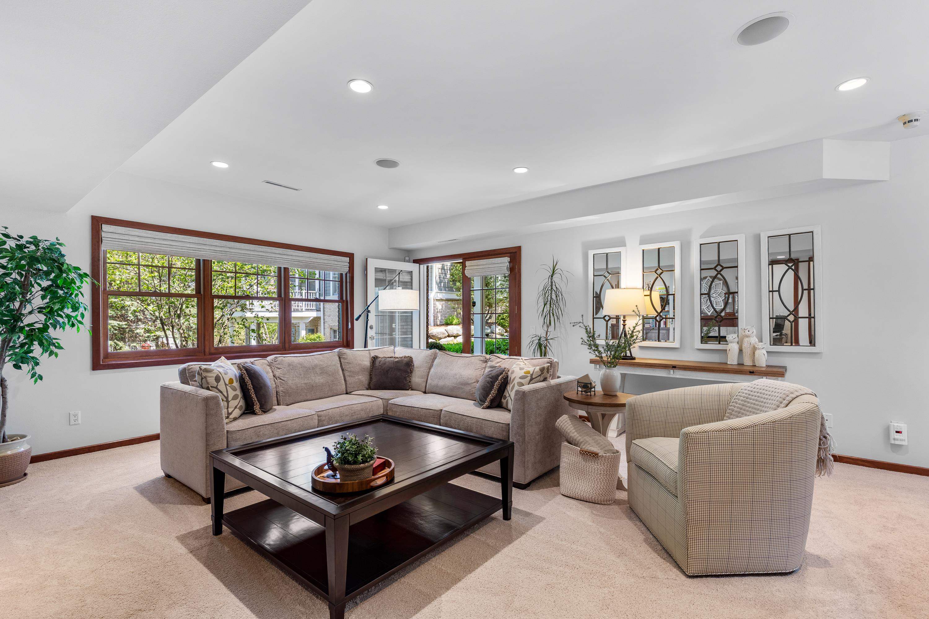 7 Settler Hill Circle