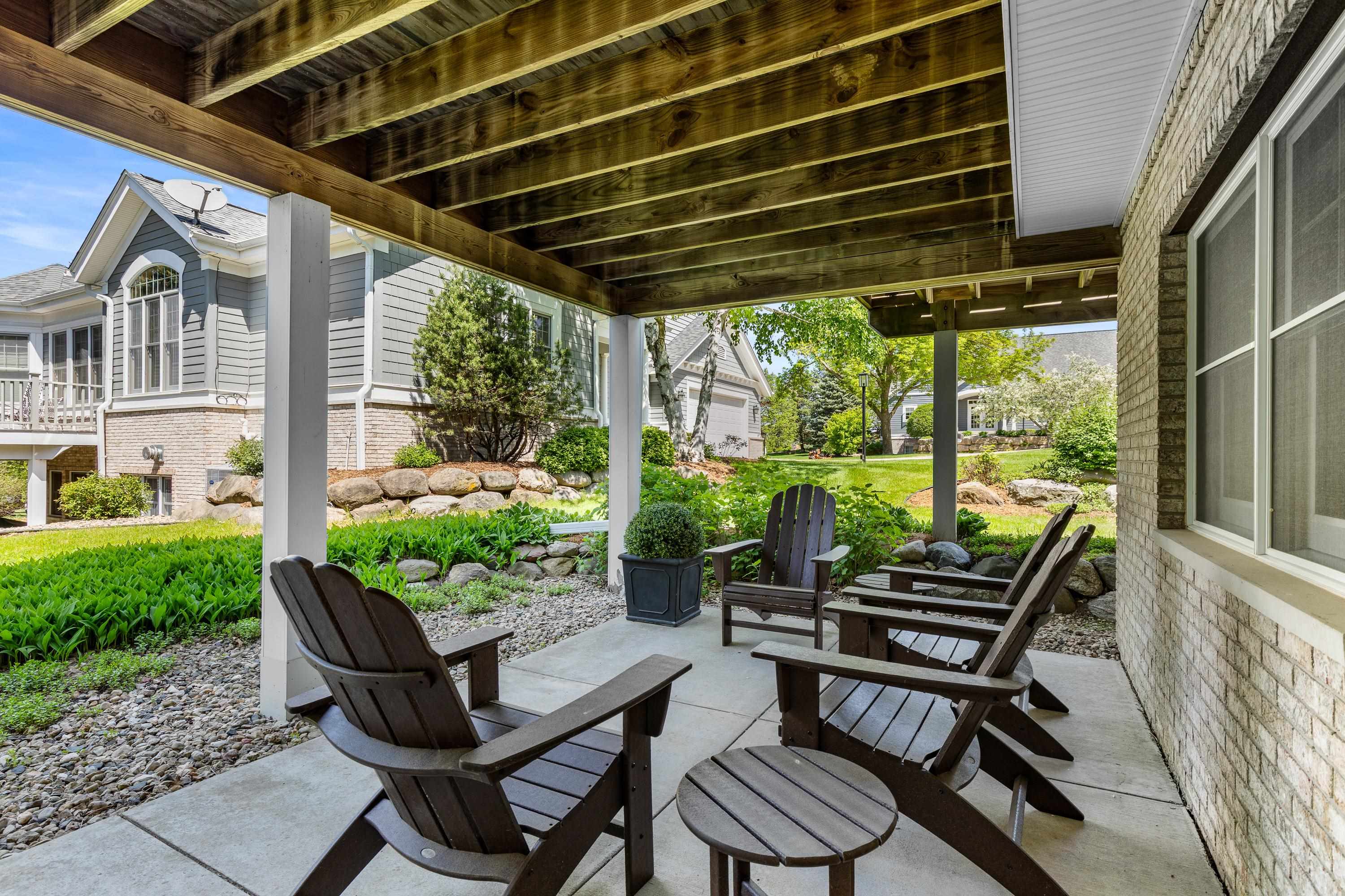 7 Settler Hill Circle