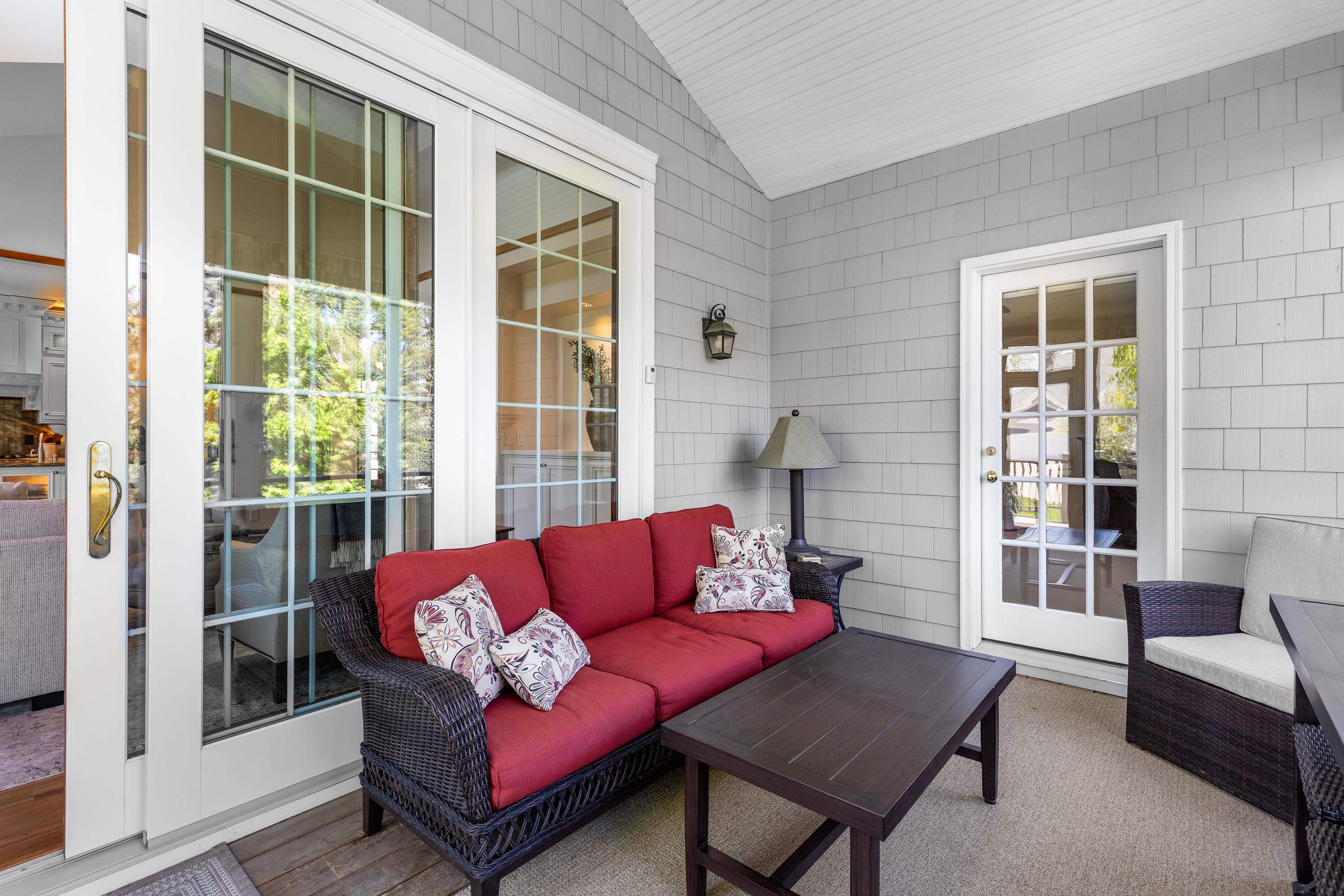 7 Settler Hill Circle