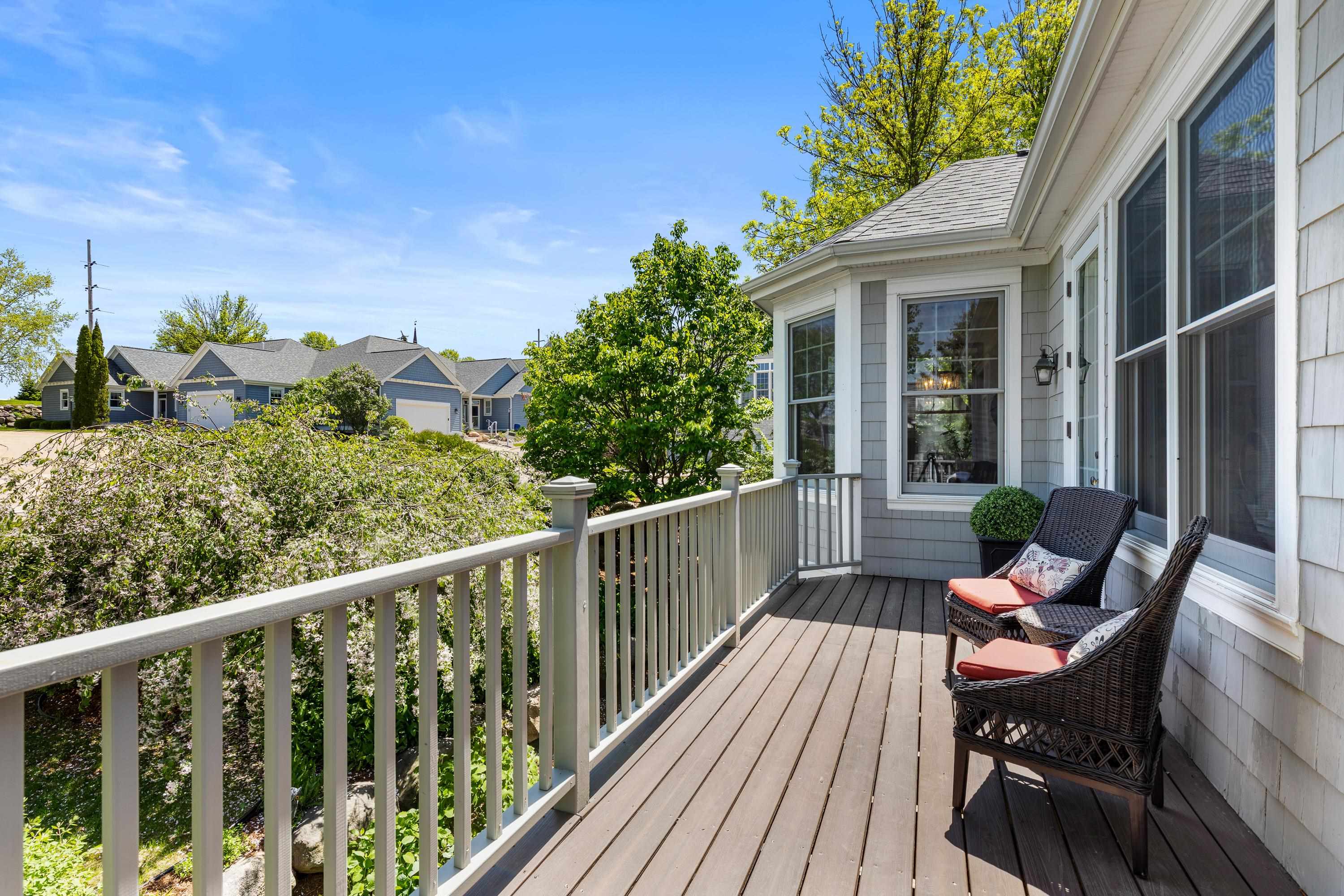 7 Settler Hill Circle