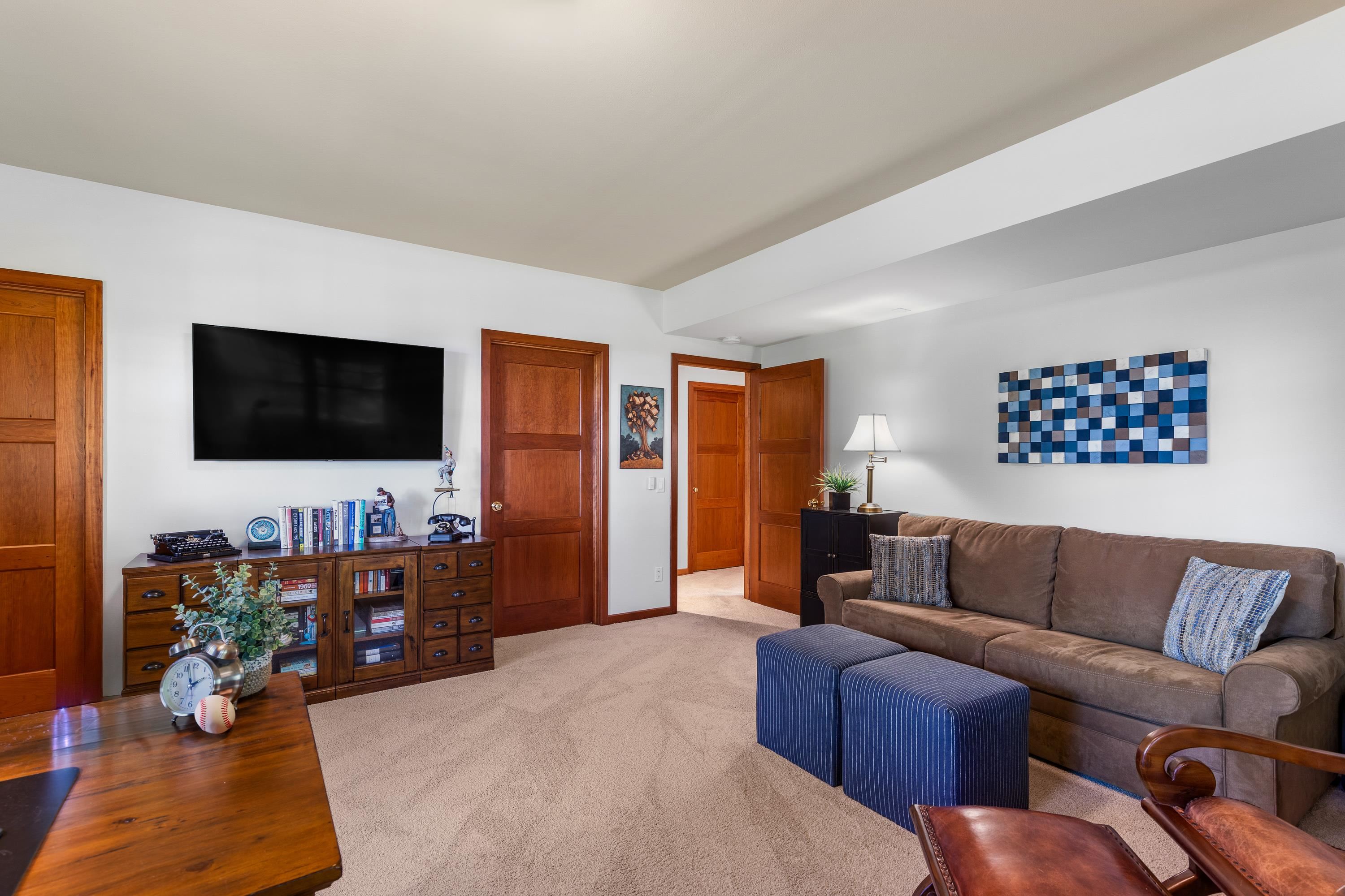 7 Settler Hill Circle