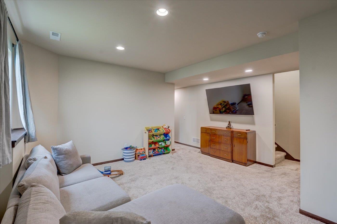 1301 Manor Drive