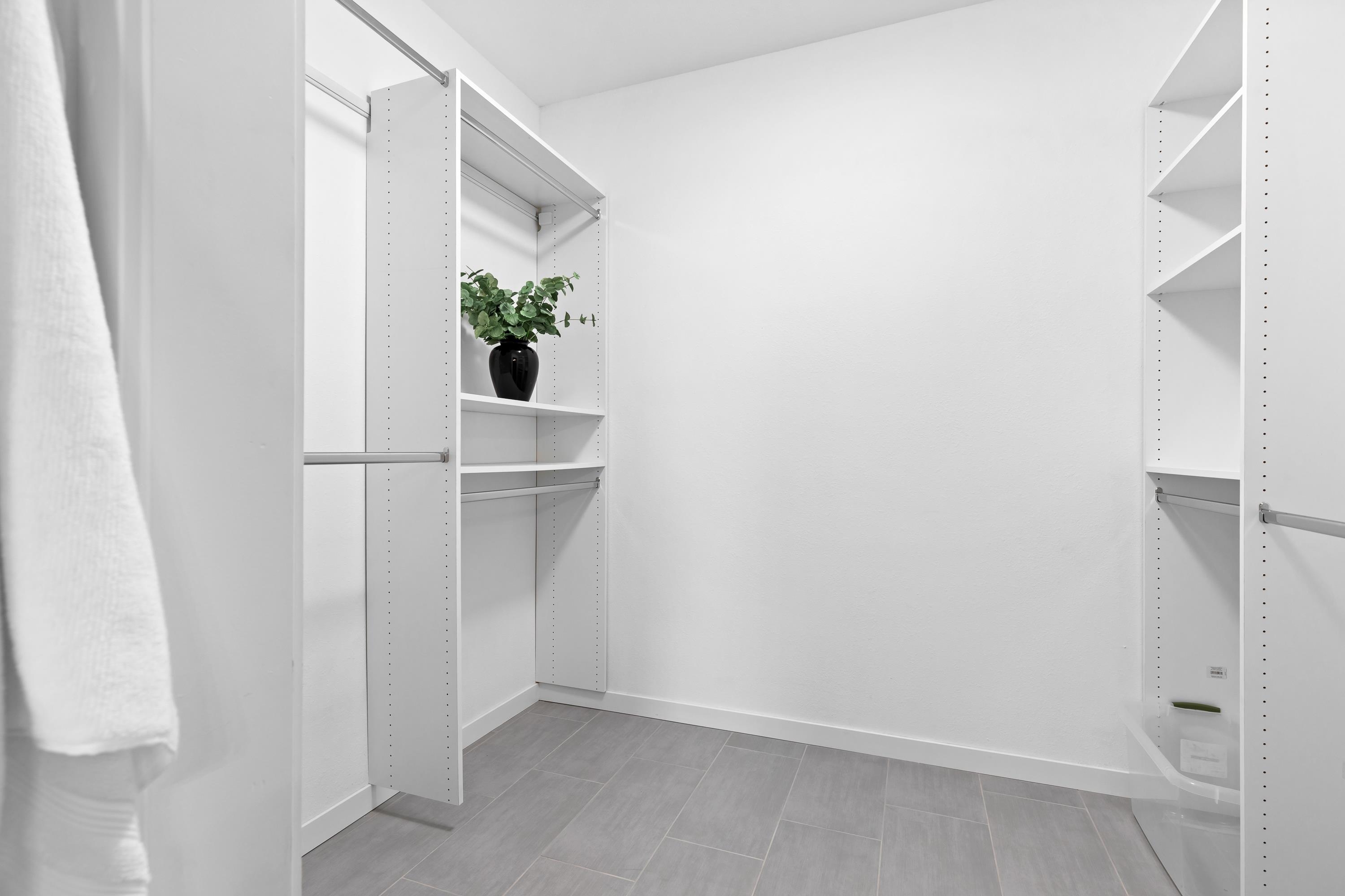 1270 Stonehaven Drive