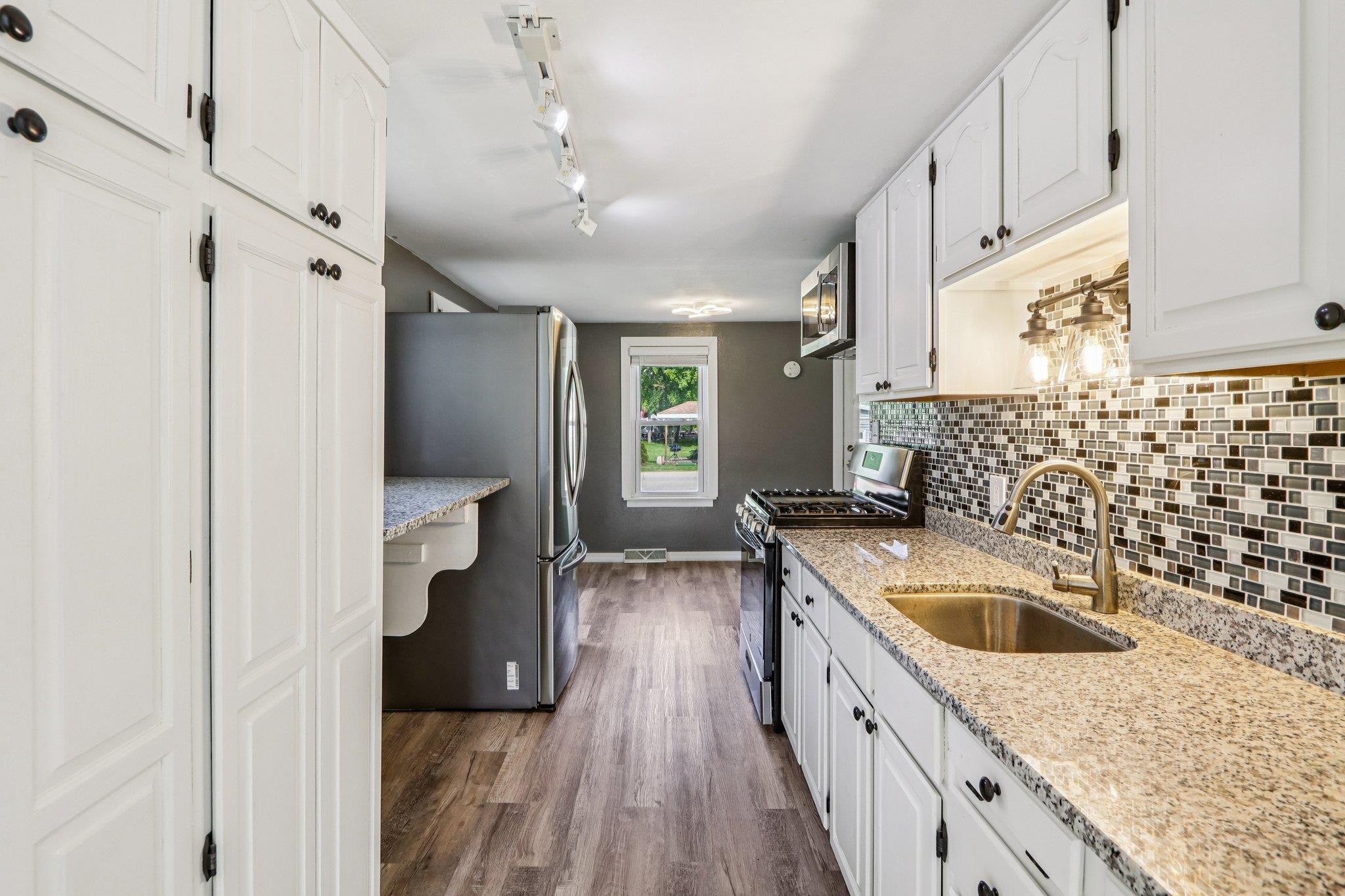 1383 Range Trail