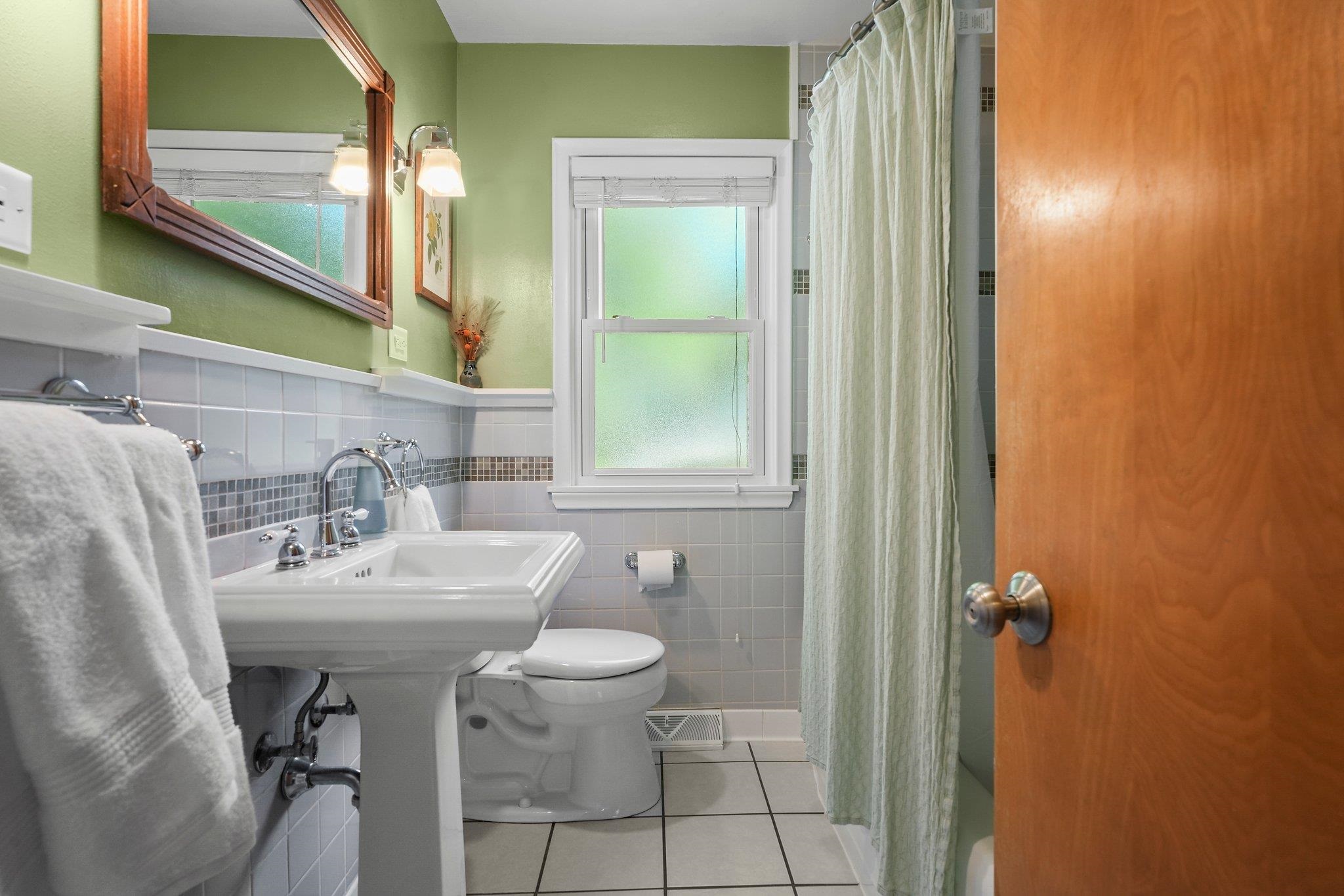 5325 Oak Crest Place