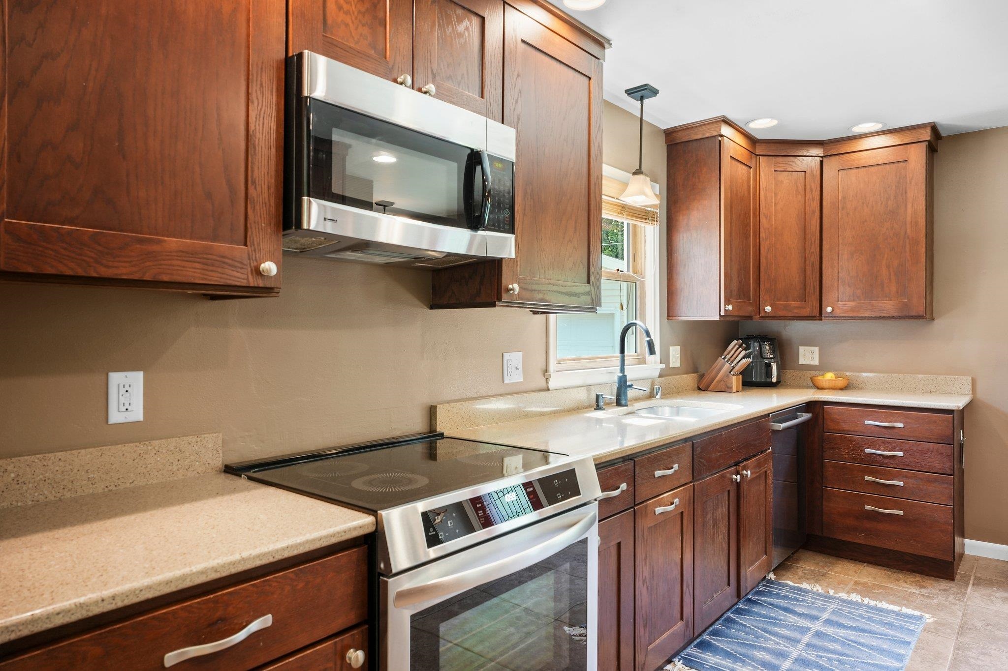 5325 Oak Crest Place