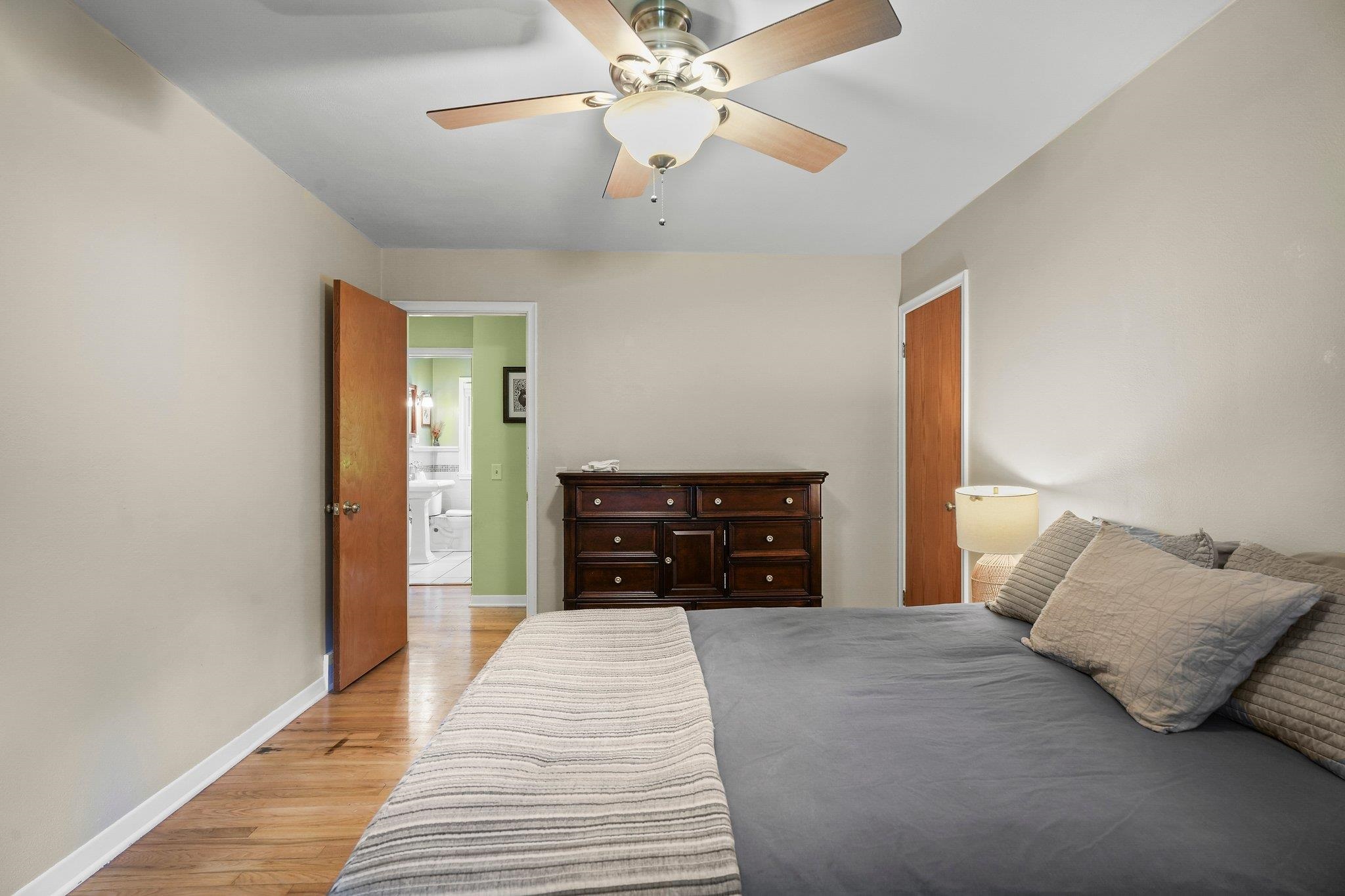 5325 Oak Crest Place