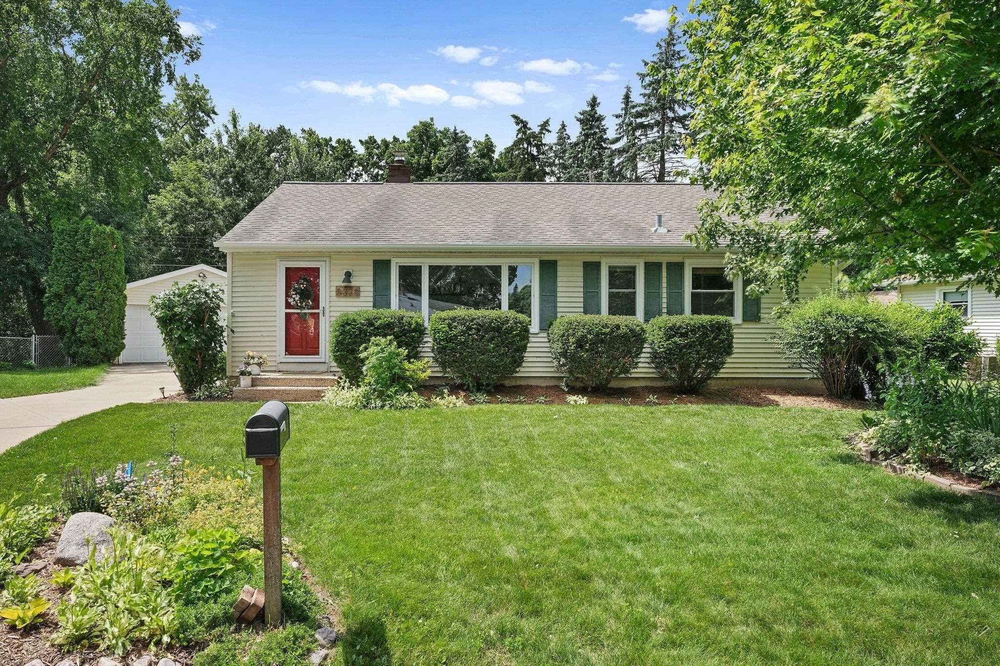 5325 Oak Crest Place