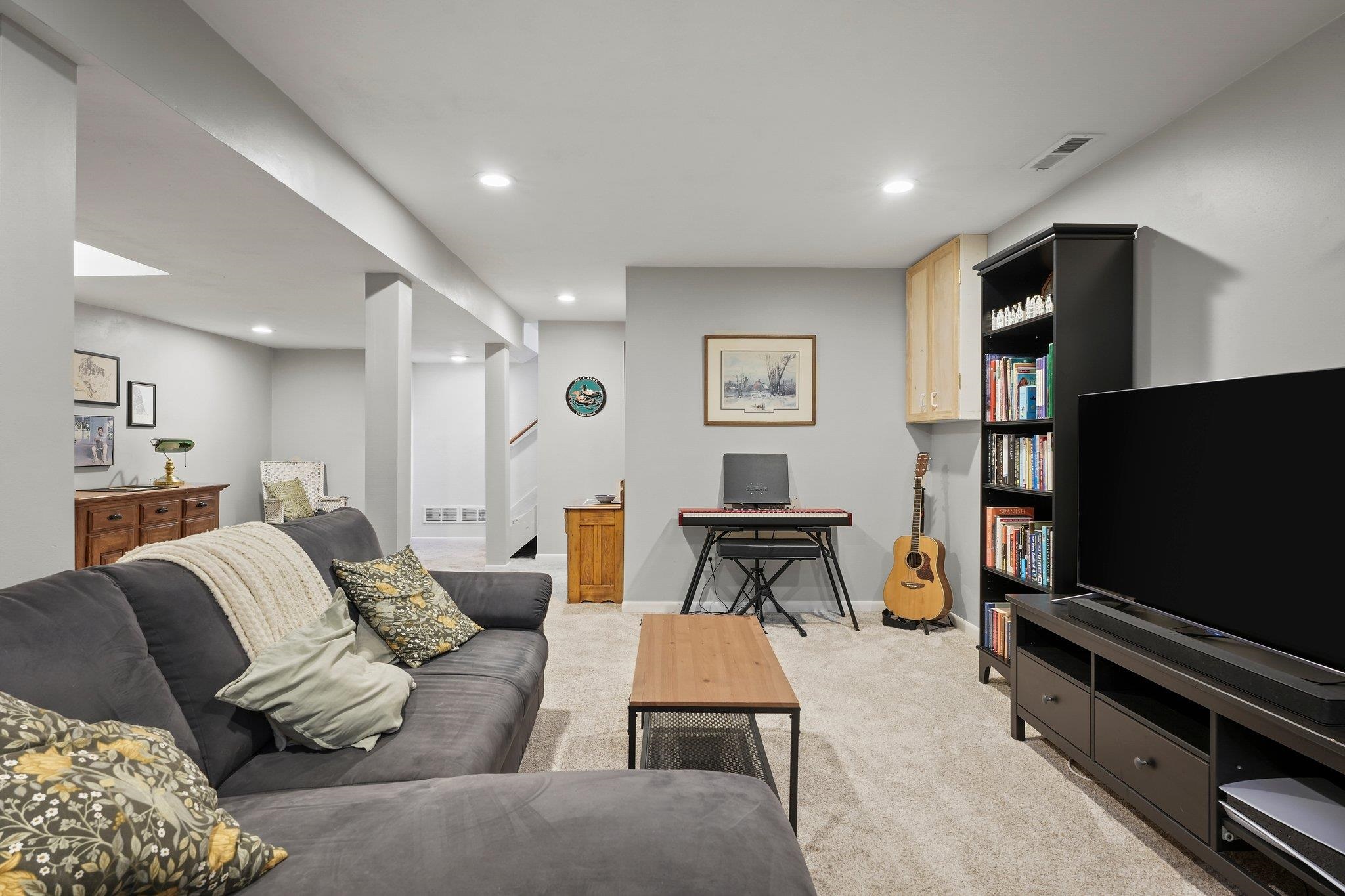 5325 Oak Crest Place