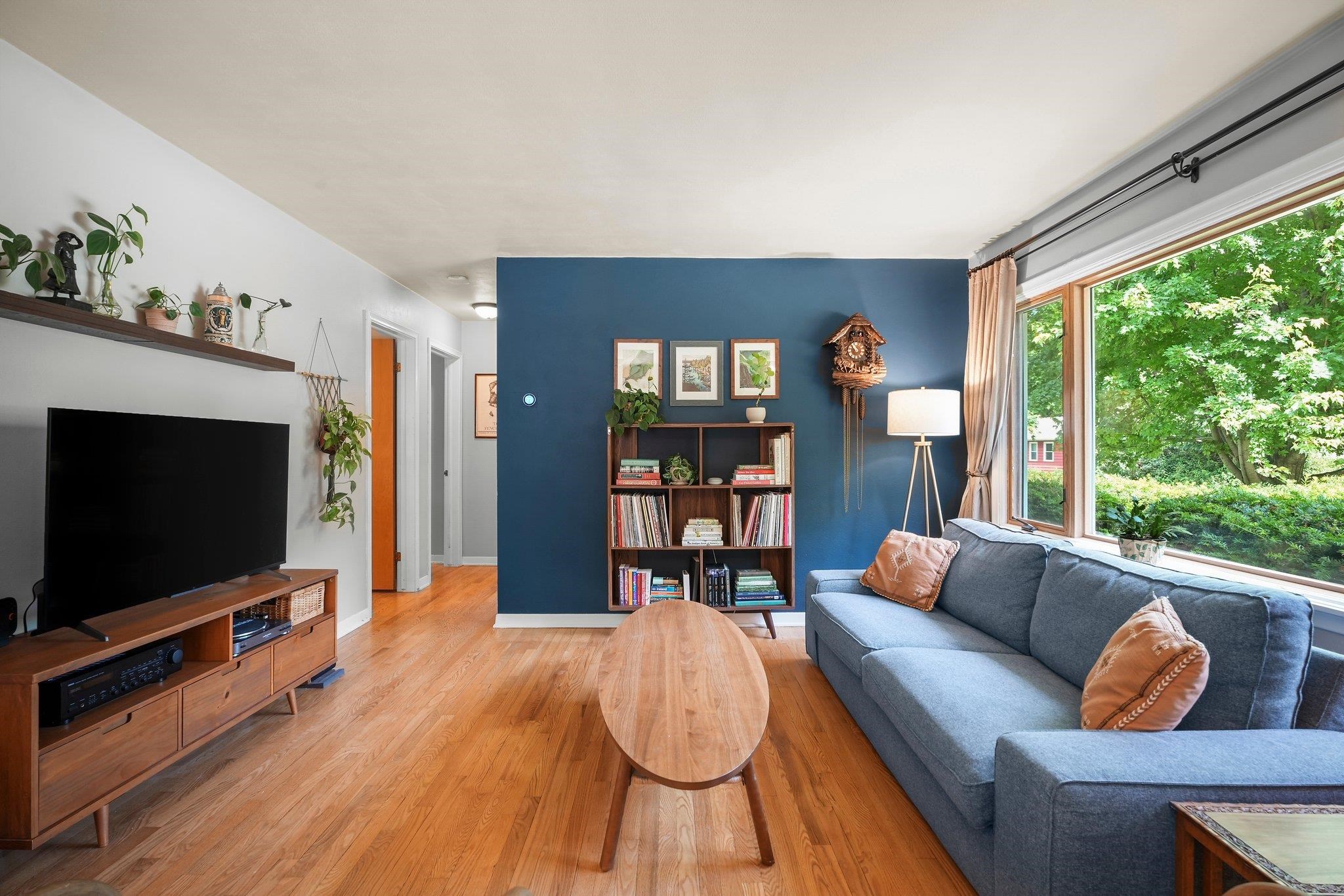 5325 Oak Crest Place