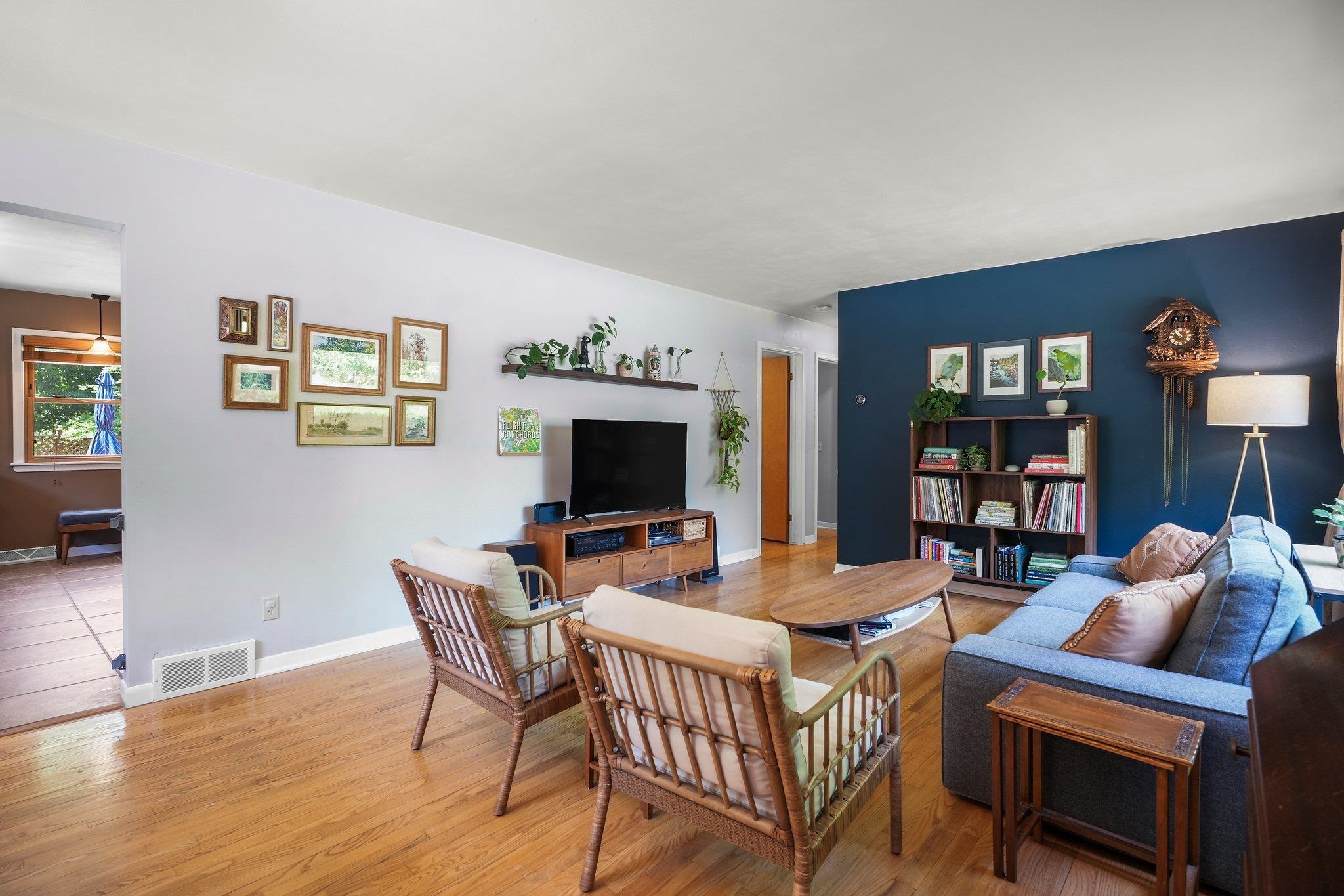 5325 Oak Crest Place