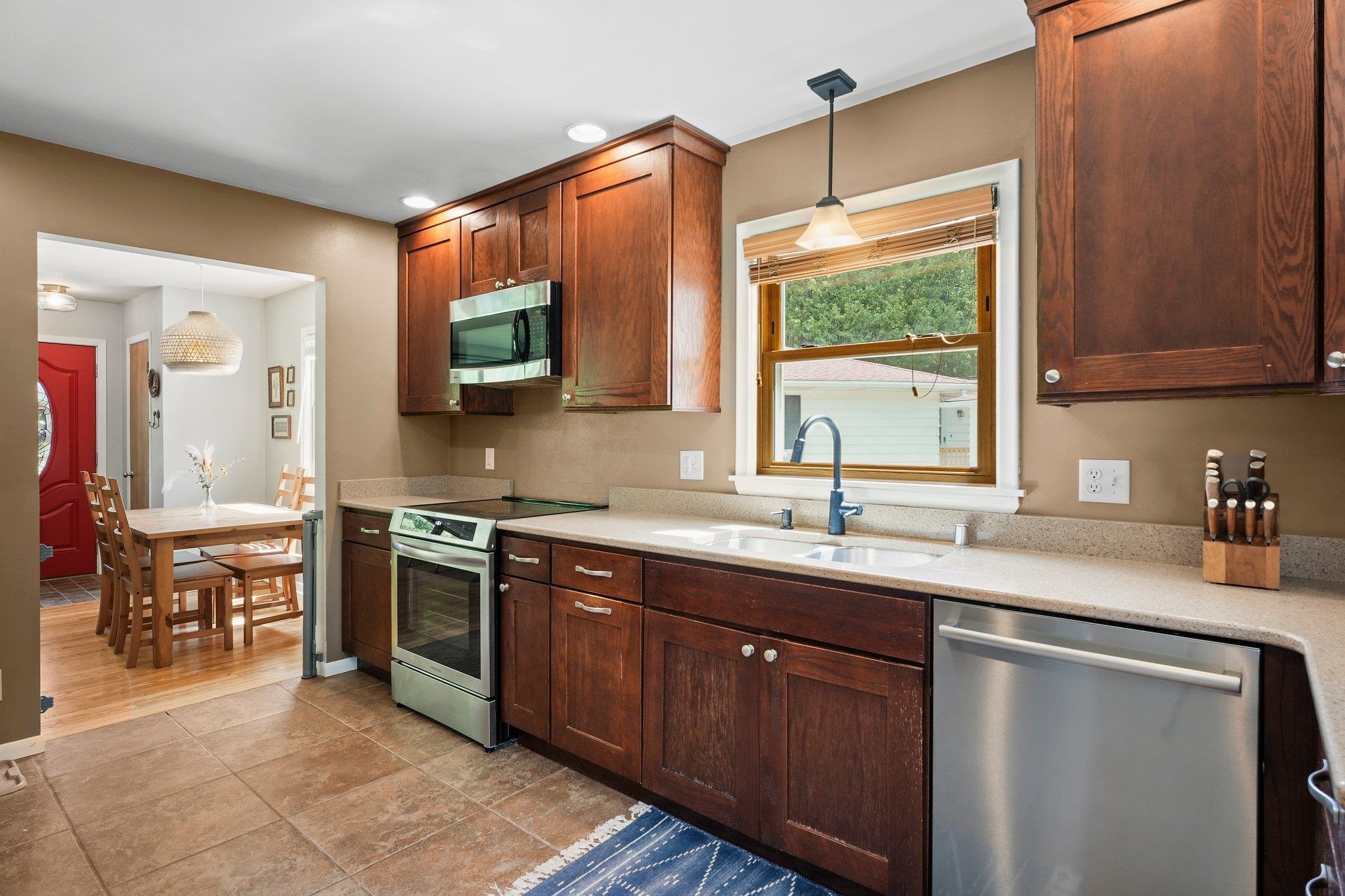 5325 Oak Crest Place