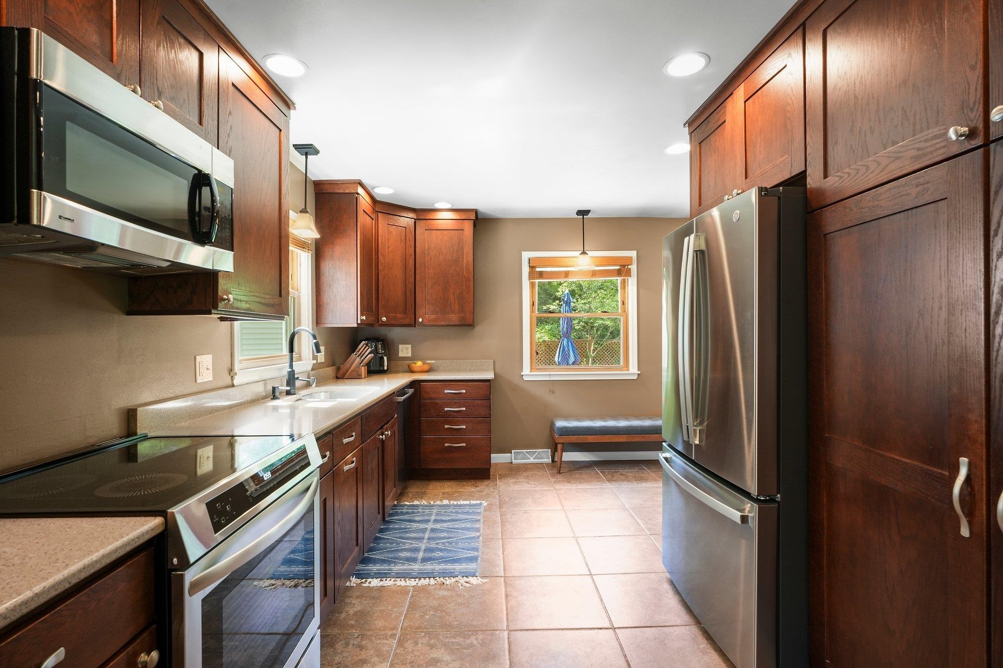 5325 Oak Crest Place