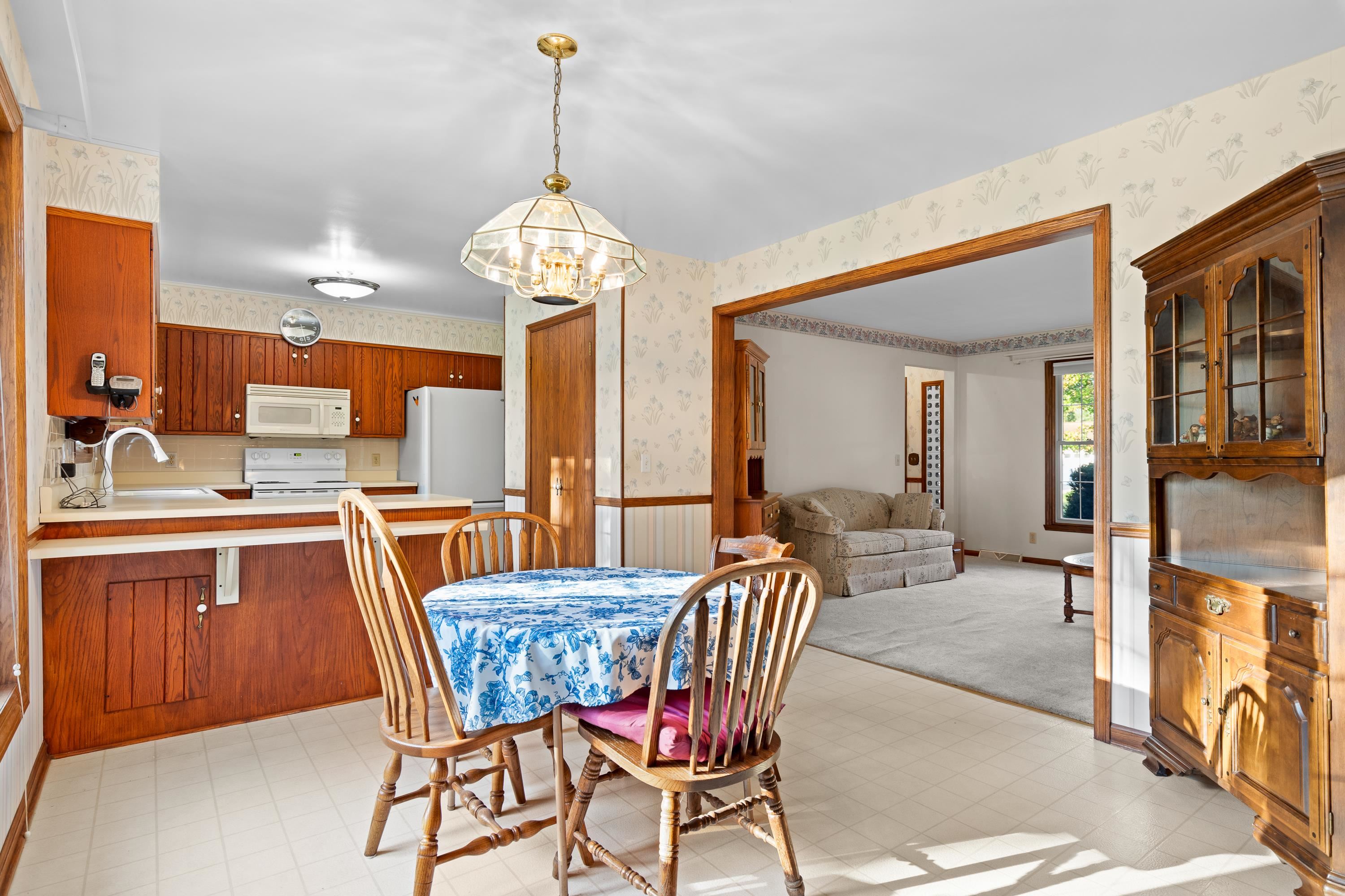 1414 Camelot Drive