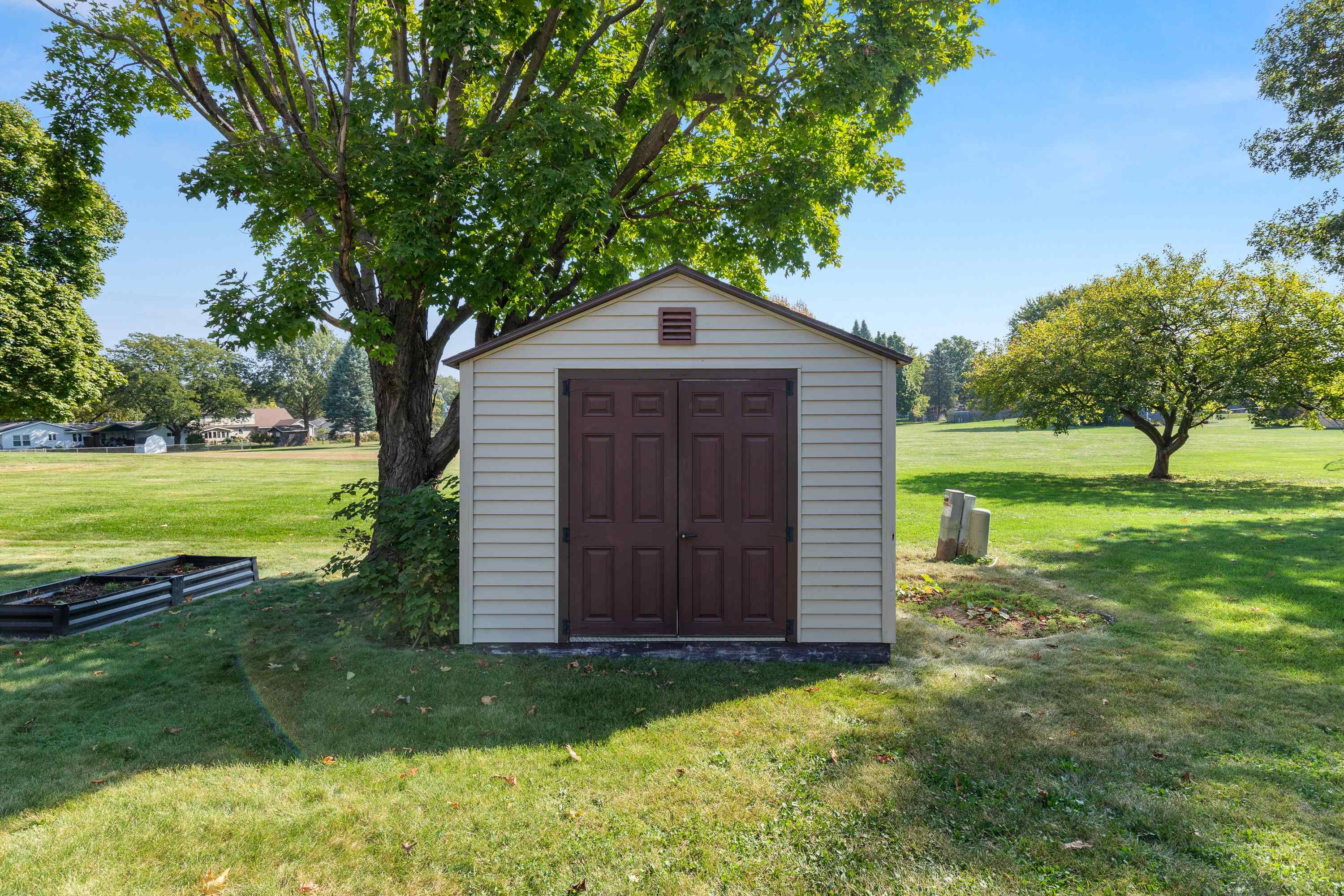1414 Camelot Drive