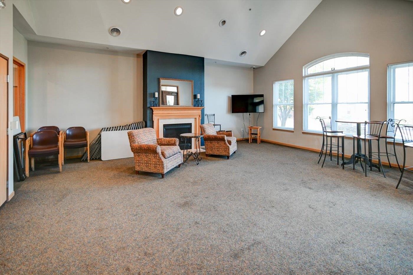 101 Metro Terrace 303