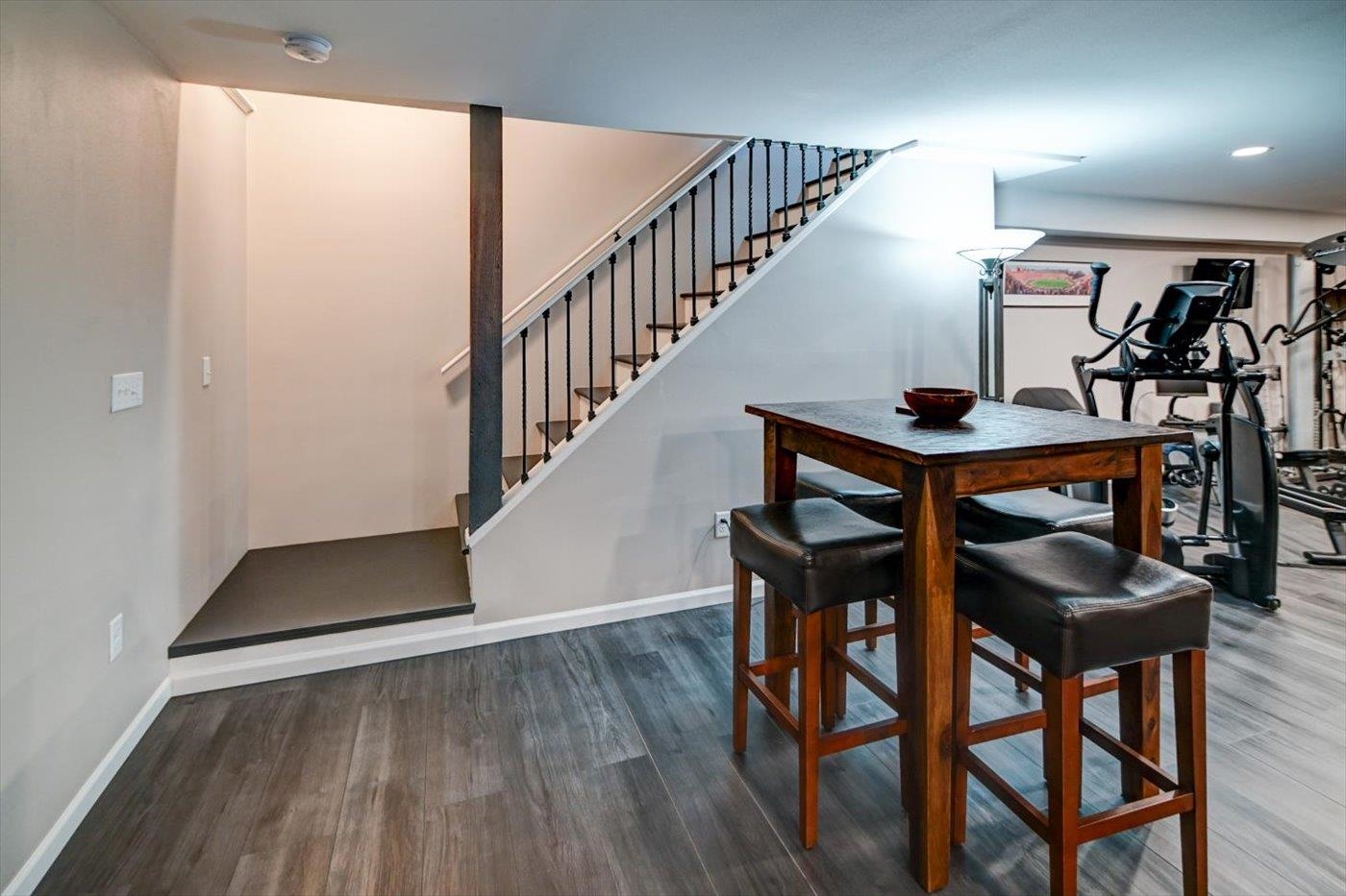 1958 Hillcrest Drive