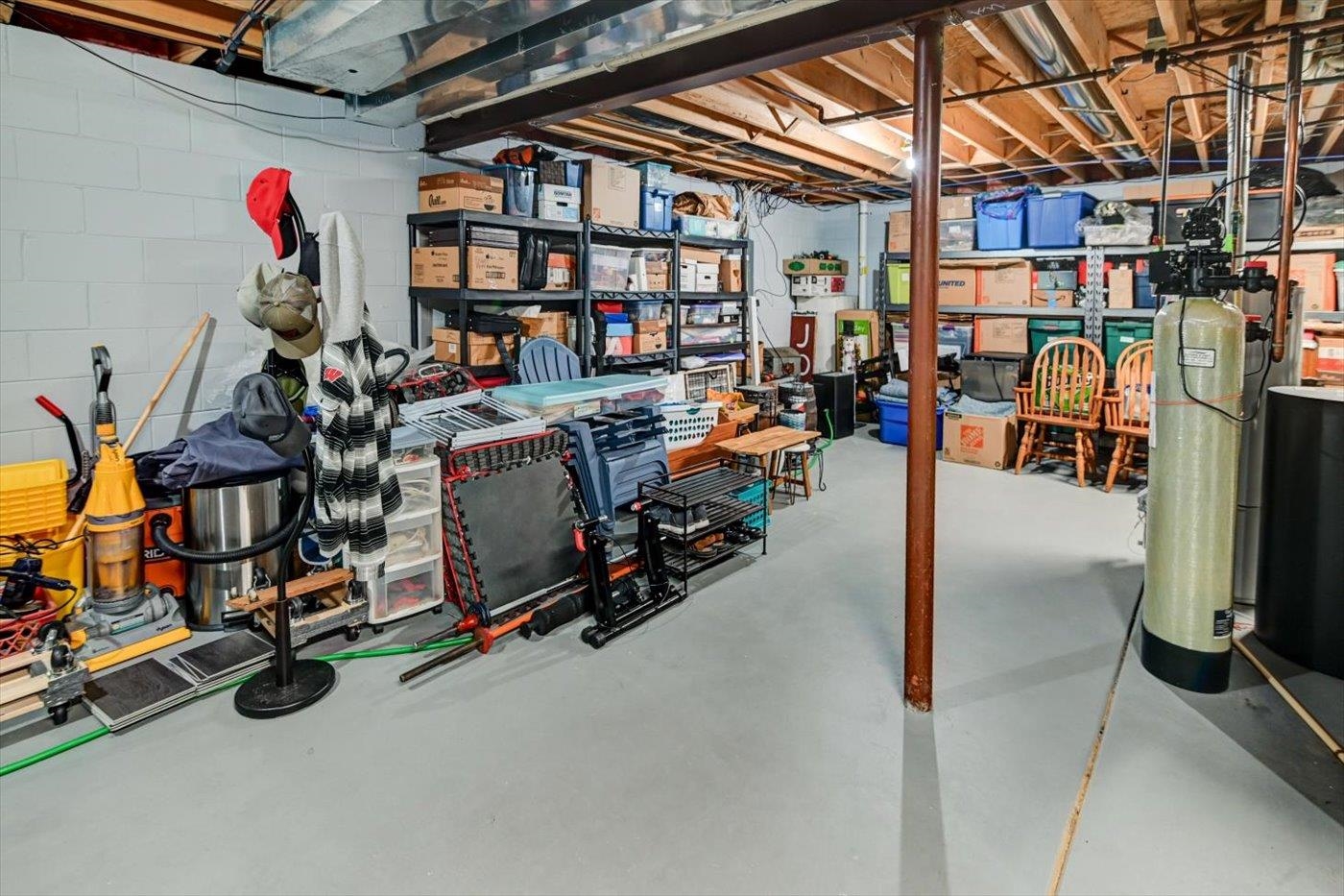 1958 Hillcrest Drive