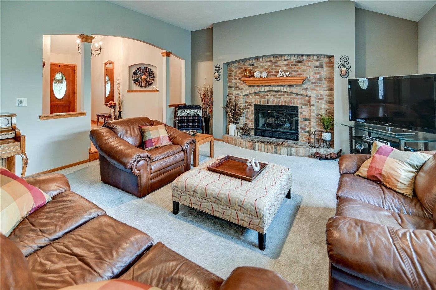 1958 Hillcrest Drive